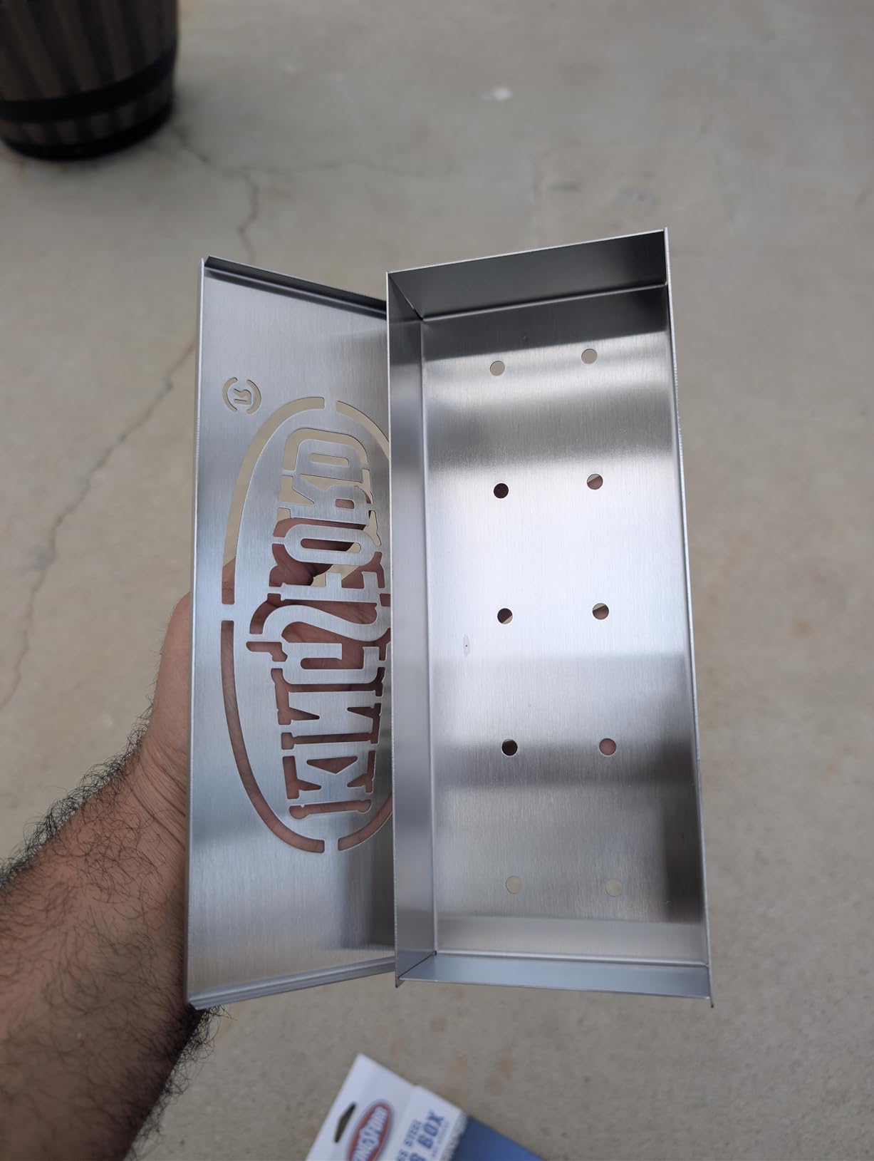 Kingsford Stainless Steel Smoker Box for Gas and Charcoal Grills, Wood Chip Smoking Box for BBQ Flavor, Dishwasher Safe, Heavy Duty Grill Smoker Accessory for Meat, 9.05 x 3.74 x 1.57 in customer photo 2