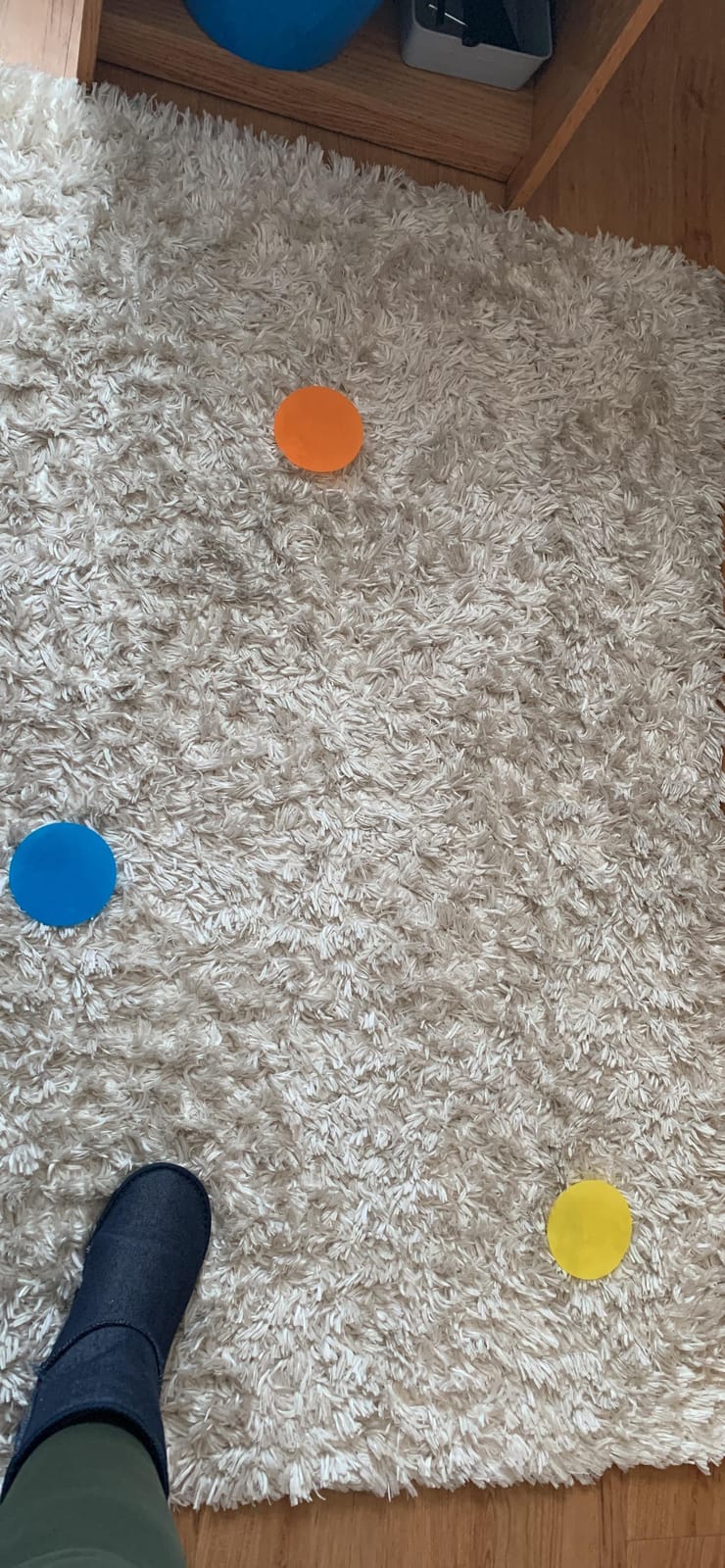90 Pcs Carpet Markers Floor Dots, Shynek Carpet Dots for Classroom Carpet Markers for Teacher Supplies Elementary School Kindergarten Daycare Classroom Decoration customer photo 2