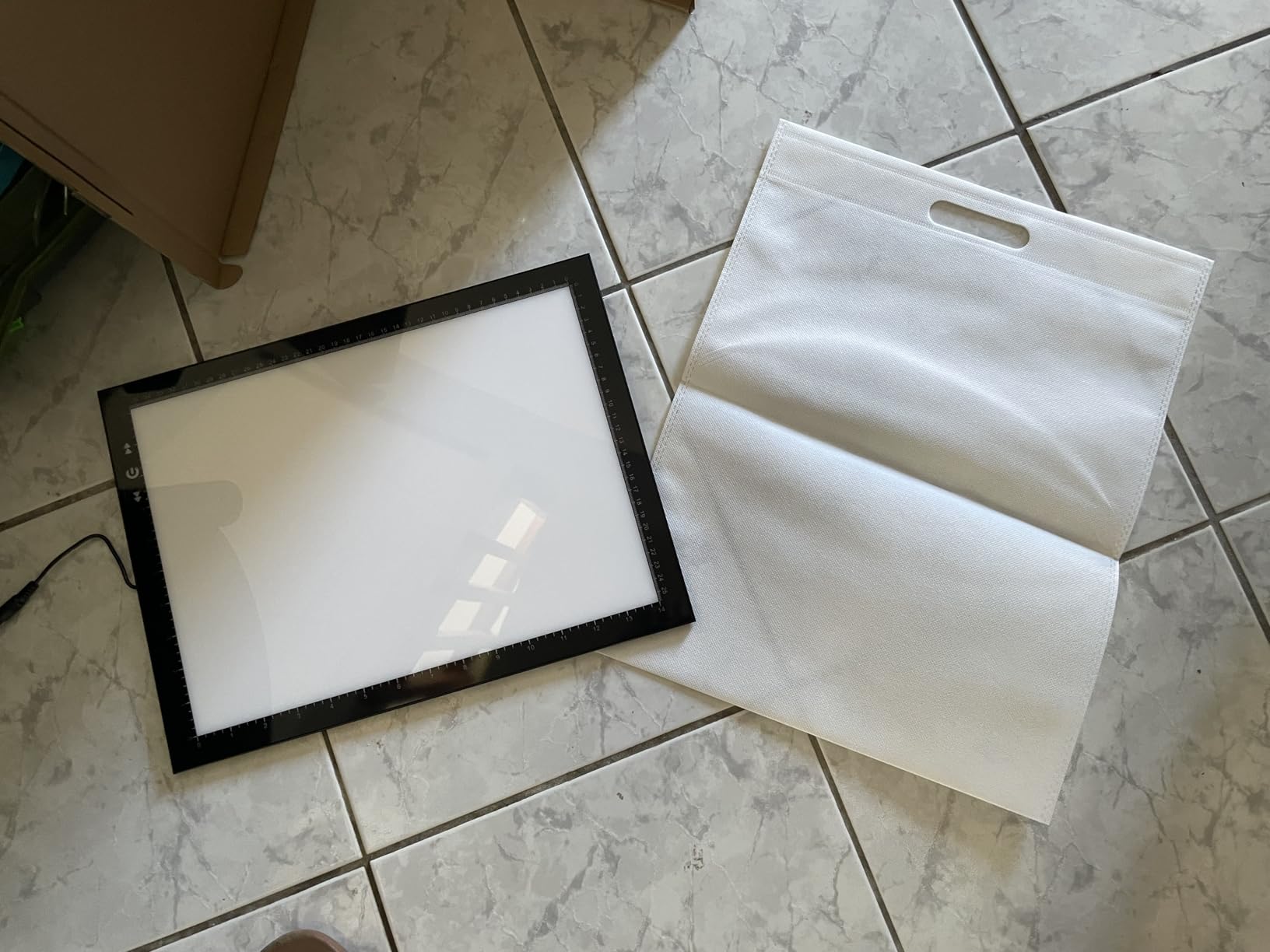 HSK B4/A3s LED Artist Tracing Light Box Copy Table, Adjustable High Brightness Light Pad for Tattoo Drawing, Sketching, Animation, Diamond Painting Accessories customer photo 1