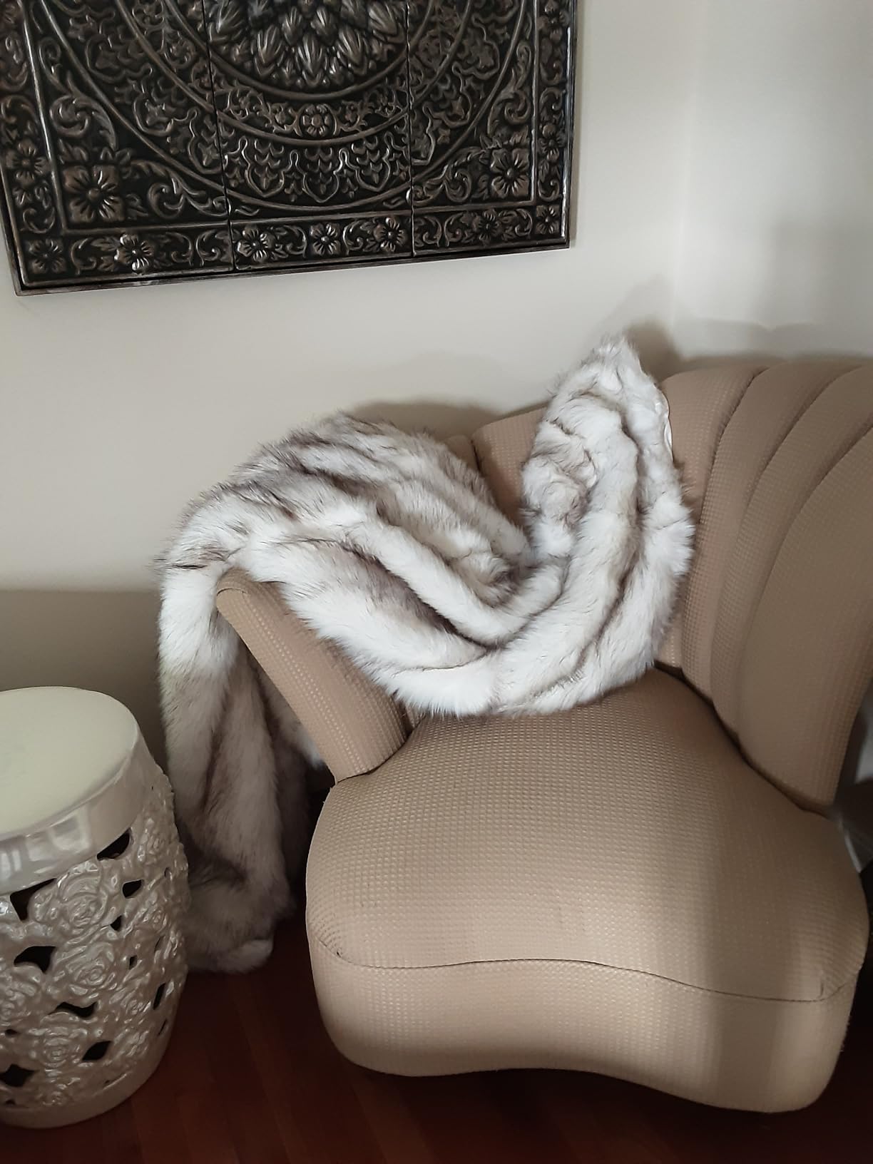 BATTILO HOME Luxury Brown Faux Fur Blanket Thick Warm Elegant Cozy Fuzzy Throw for Couch, Bed, Sofa Fluffy Blankets Decorative Reversible to Plush Velvet, 50