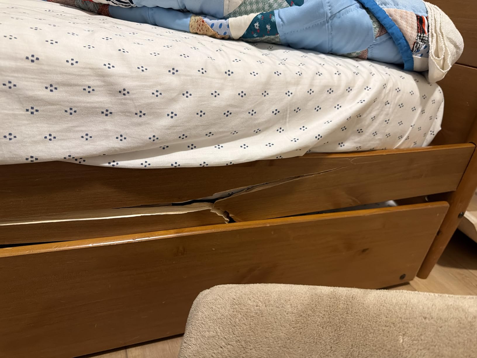 Camaflexi Mid-Century Modern Daybed & Trundle/Solid and Manufactured Wood/Panel Headboard/No Box Spring Needed/Foundation has 14 Wood Slats/Twin Trundle/Easy Assembly, Castanho Finish, Twin customer photo 1