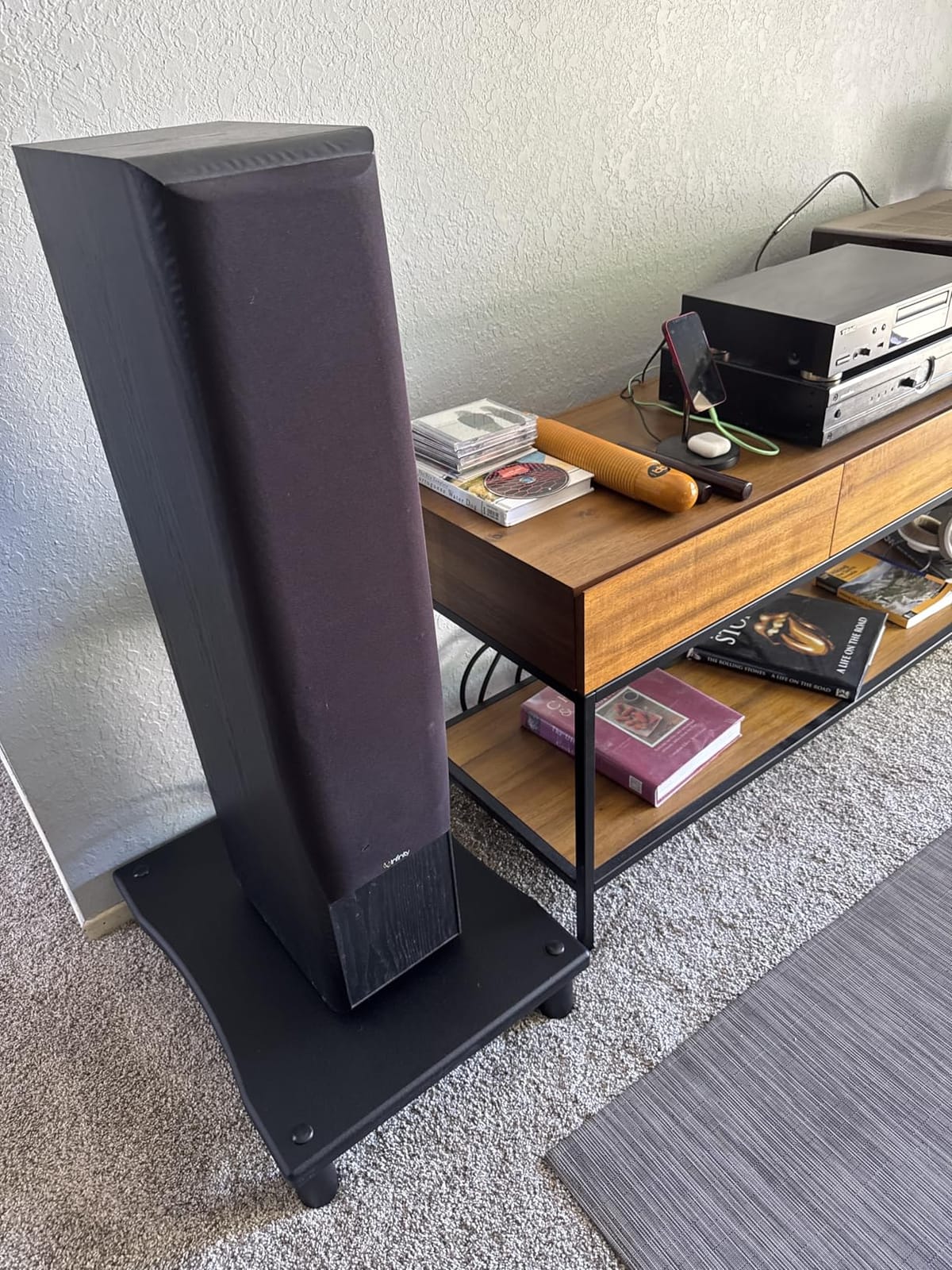 Monolith Amplifier/Component Stand XL - Open Air Design, Scratch-Resistant, Hold up to 200Lbs., Perfect Way to Organize AV Components, Black customer photo 2