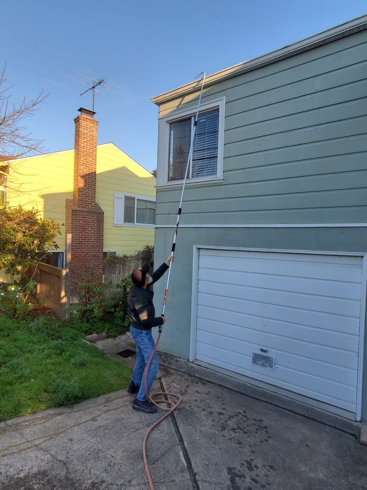 Guttermaster Pro Telescopic Water Fed Pole, Gutter Cleaning Tool with Curved End - Easy Gutter Cleaning from the Ground customer photo 1