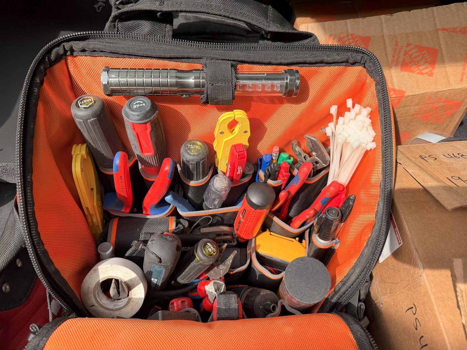 Klein Tools 55482 Tool Bag Backpack, Heavy Duty Tradesman Pro Tool Organizer with 21 Pockets and Large Interior, Water Resistant customer photo 2