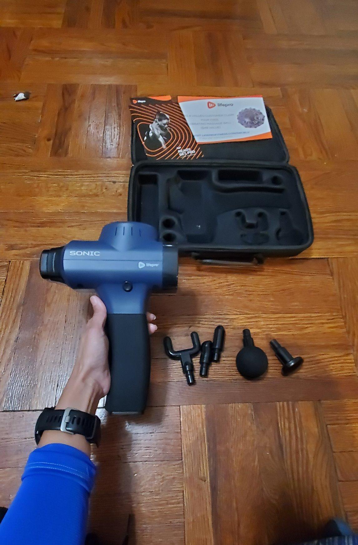 LifePro Sonic Massage Gun Percussion Muscle Massager, 8 Heads & 5 Speeds | Up to 6-Hr Runtime, Deep Tissue Massage Gun for Neck, Back, Calves, Quads, Feet, Trigger Points & Recovery Support customer photo 1