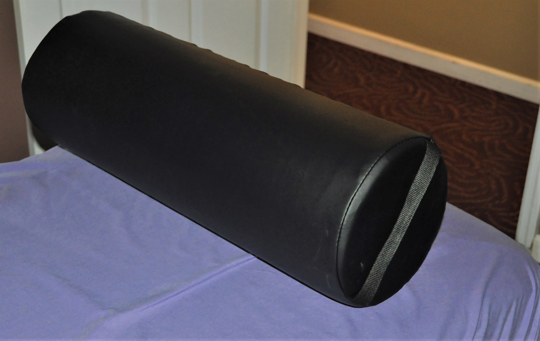 Saloniture Jumbo Round Massage Table Bolster Pillow Pad - 26 x 9 Inch - Black customer photo 1