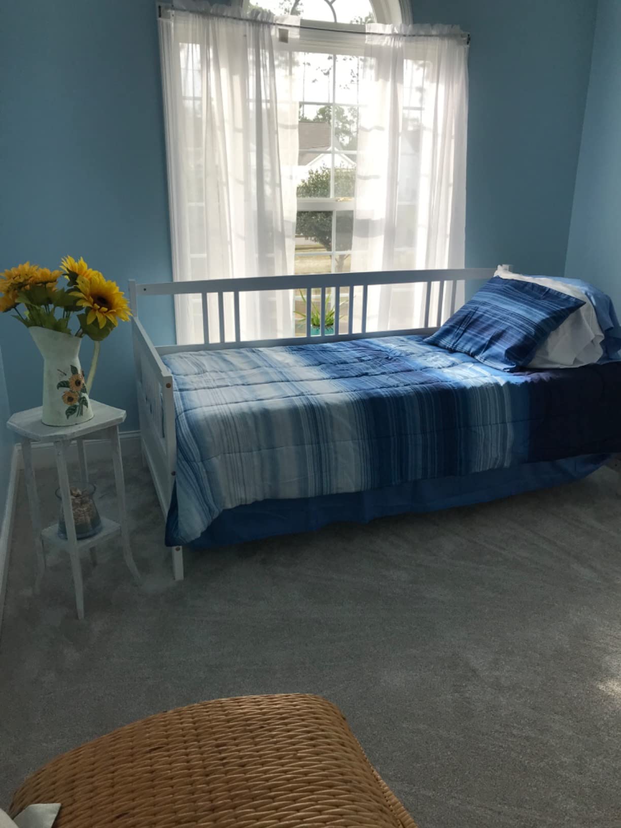 Giantex Twin Daybed Frame, Wooden Sofa Bed Guest Bed with Rails & Wood Slat Support, Dual-use Twin Size Platform Bed Frame for Living Room Bedroom, No Box Spring Needed, White customer photo 2