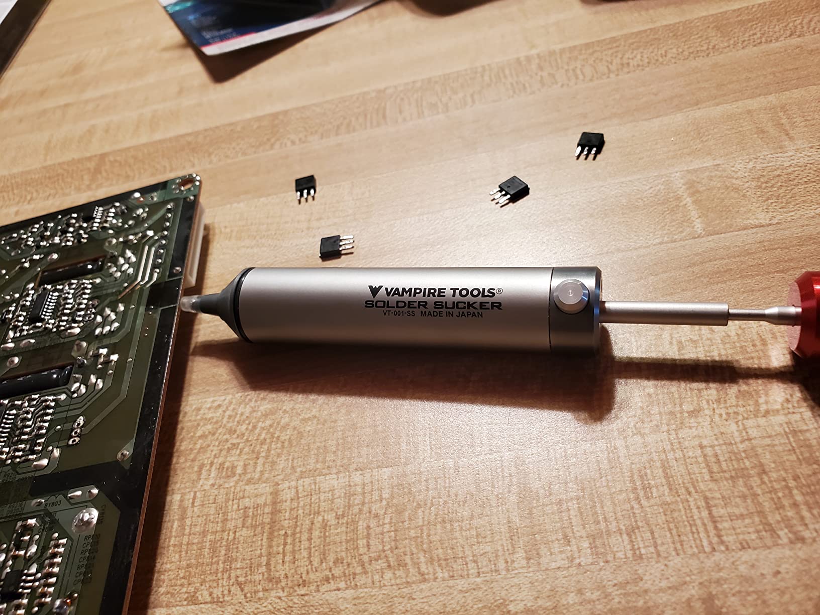 VAMPLIERS Professional Grade Solder Sucker Made in Japan Desoldering Pump | Heat Resistant (max. 350C), High Power Vacuum Suction, Non-Clogging, Silicone Nozzle, For PCB, SMD & Electronic Repairs customer photo 2