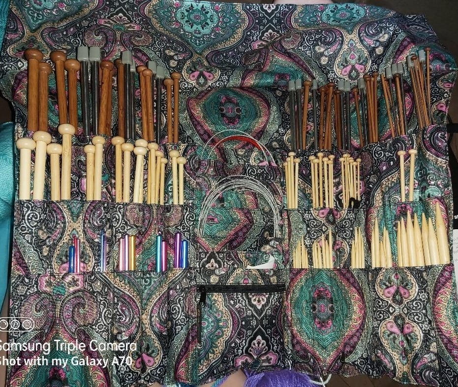 PACMAXI Knitting Needles Organizer Foldable Knitting Needles Storage Case | Roomy carry bag for sewing, knitting and craft tools. Multiple pockets. Tools not included. Holds 14