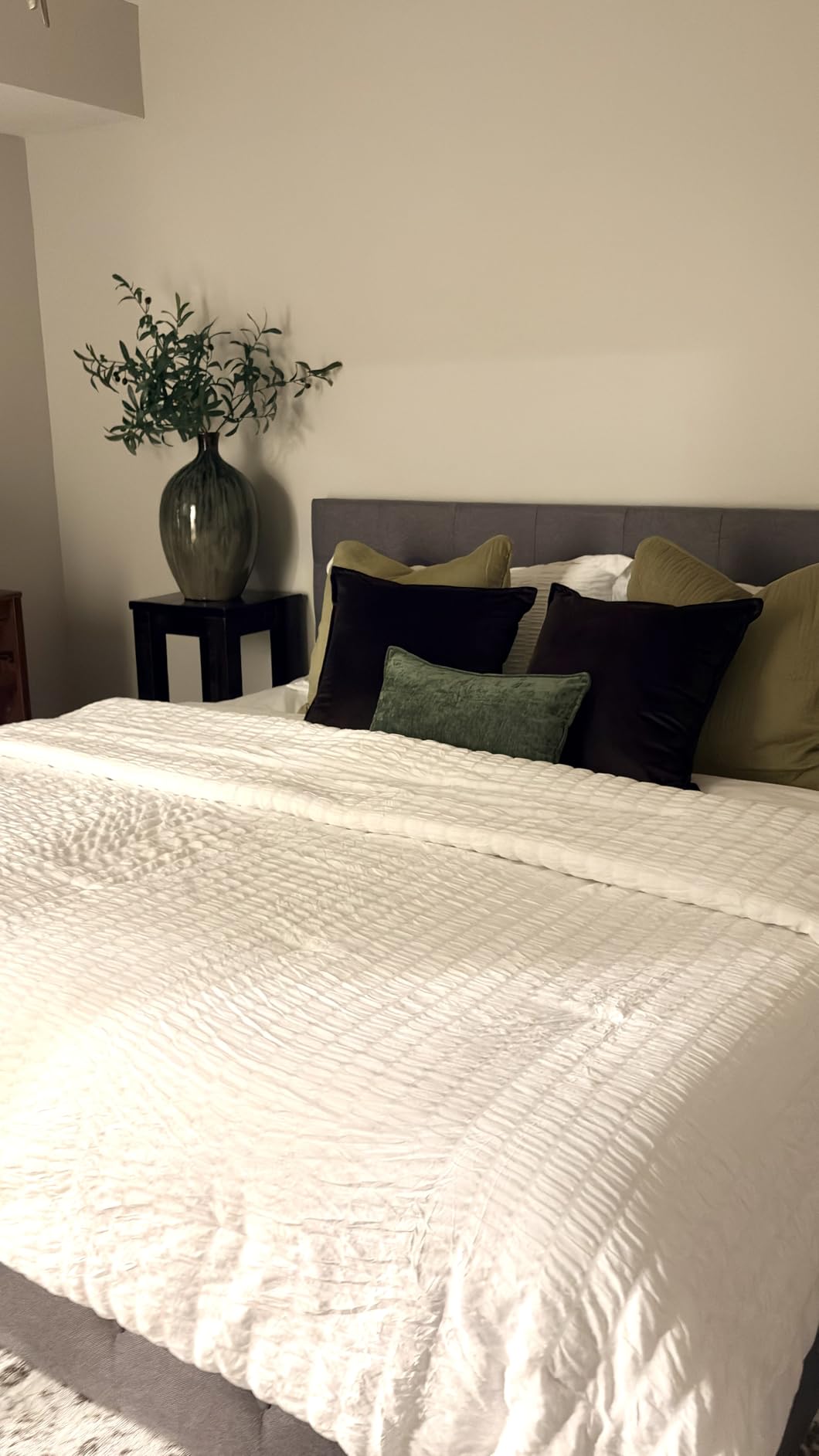 Allewie Upholstered Queen Size Platform Bed Frame with 4 Storage Drawers and Headboard, Square Stitched Button Tufted, Mattress Foundation with Wooden Slats Support, No Box Spring Needed, Light Grey customer photo 1