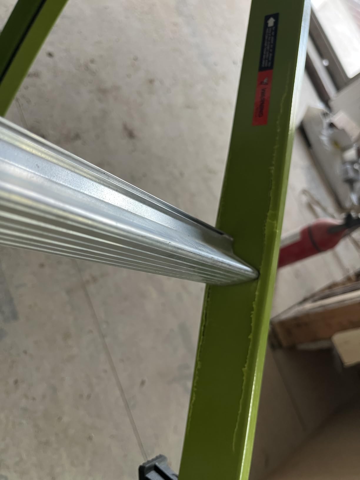 Little Giant King Kombo Pro 6-Ft Multi-Position Ladder, Step/Extension/Leaning Modes, Non-Conductive Fiberglass, Hi-Viz Green, Rotating Wall Pad, 375 lb. Type IAA, 13-Ft Reach, 13906-001 customer photo 2