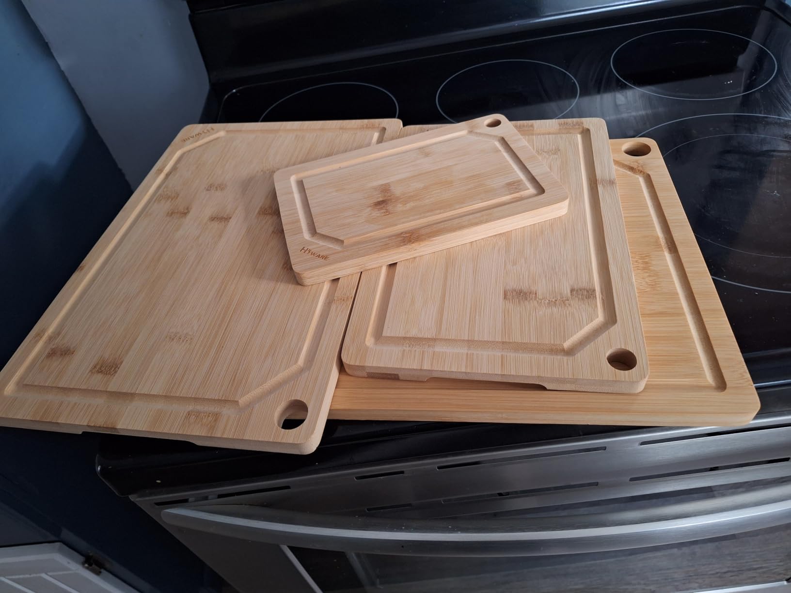 Hiware 4-Piece Extra Large Bamboo Cutting Boards Set for Kitchen, Heavy Duty Cutting Board with Juice Groove, Bamboo Chopping Board Set for Meat, Vegetables - Pre Oiled customer photo 1