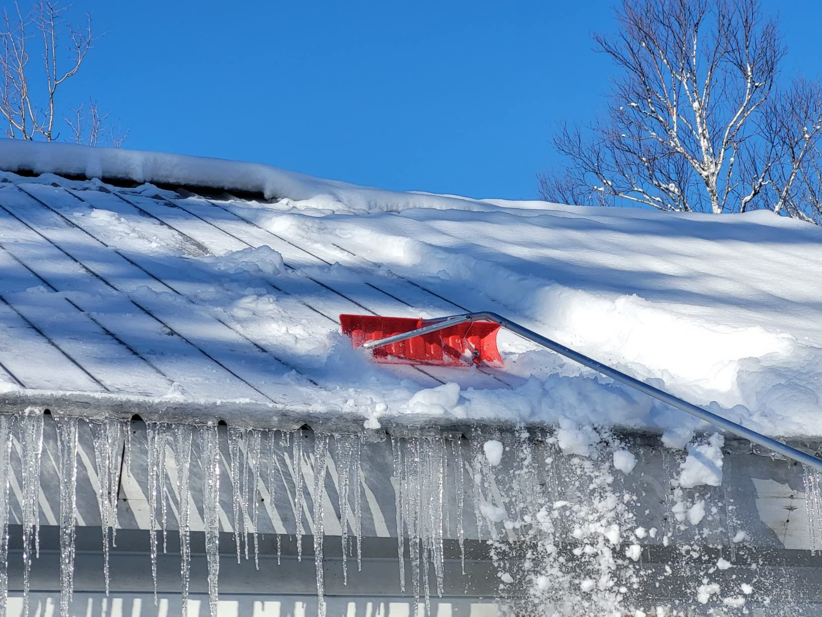 Extreme Max 5600.3262 Poly Roof Rake with 23