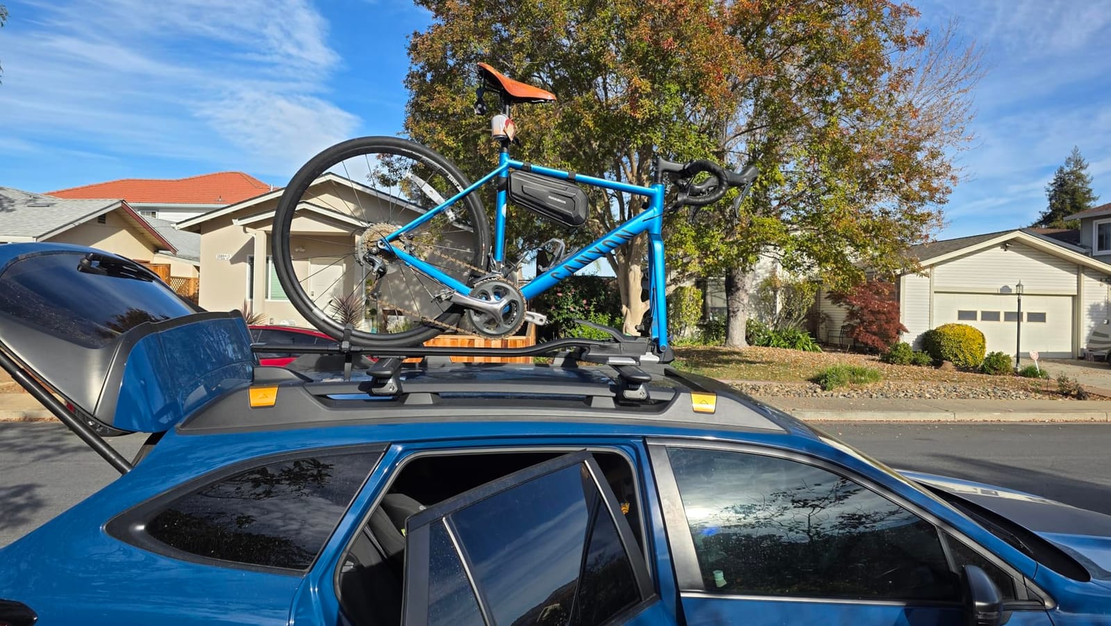 Thule TopRide Roof Mounted Bike Rack - Fork Mount Roof Bike Carrier with Thru-Axle & Disc Brake Compatibility customer photo 1