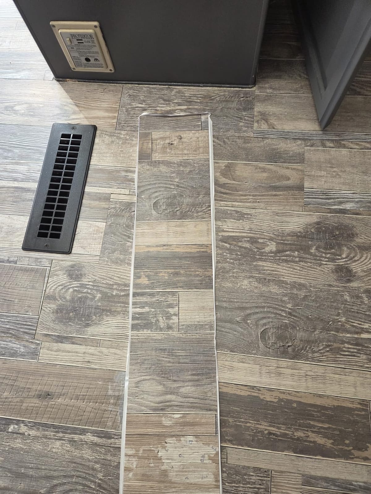 Art3d 36-Pack Wood Texture Peel and Stick Vinyl Flooring Tiles, Light Grey | 18 & 54 sq.ft Options, Rigid Surface Hard Core, Waterproof, Self-Adhesive, Impact Resistant, Fit Indoor Household Spaces customer photo 1