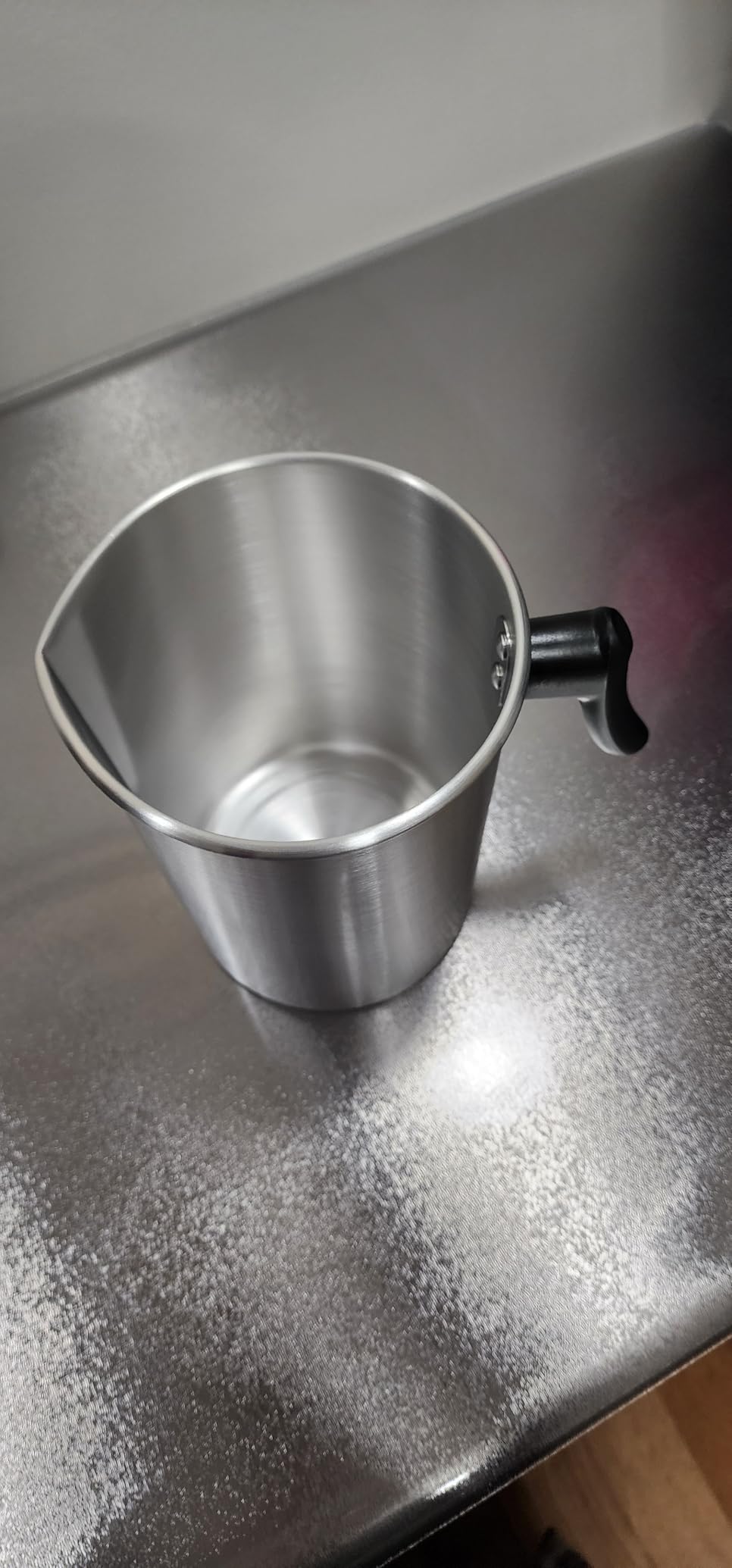 AGLARY Candle Making Pouring Pot, Double Boiler Aluminum Candle Wax Melting Pitcher, Holds 4 Pounds Wax, Heat-Resistant Handle and Dripless Pouring Spout, 3L customer photo 1