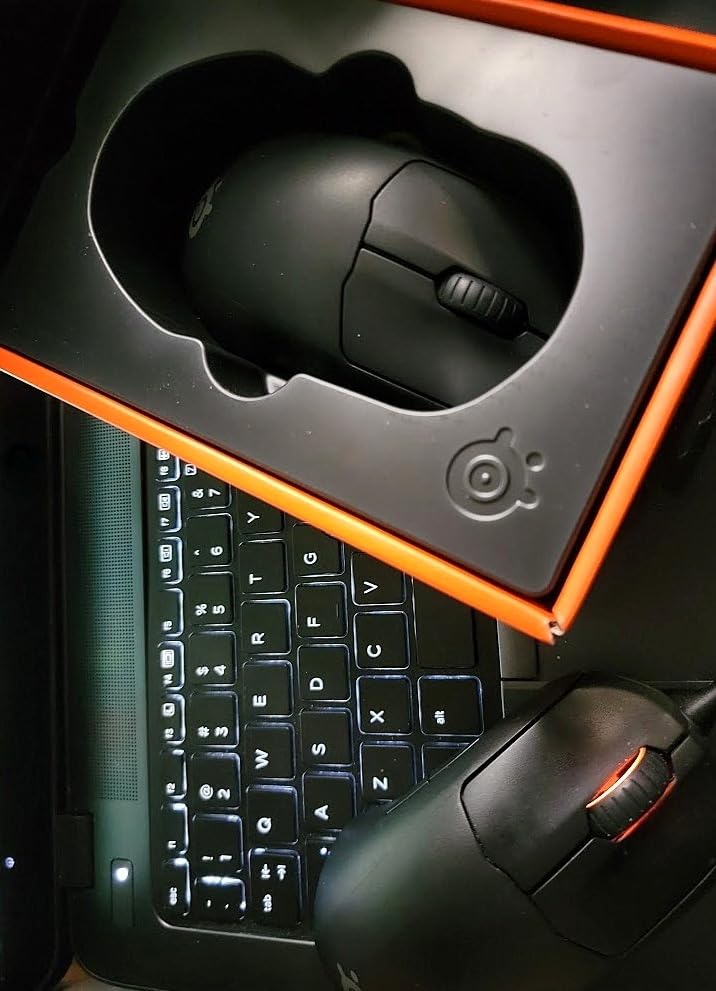 SteelSeries Prime Esports FPS Gaming Mouse - Ultra Lightweight 69g - 5 Programmable Buttons - 18K CPI TrueMove Pro Sensor - Magnetic Optical Switches - RGB Lighting customer photo 2