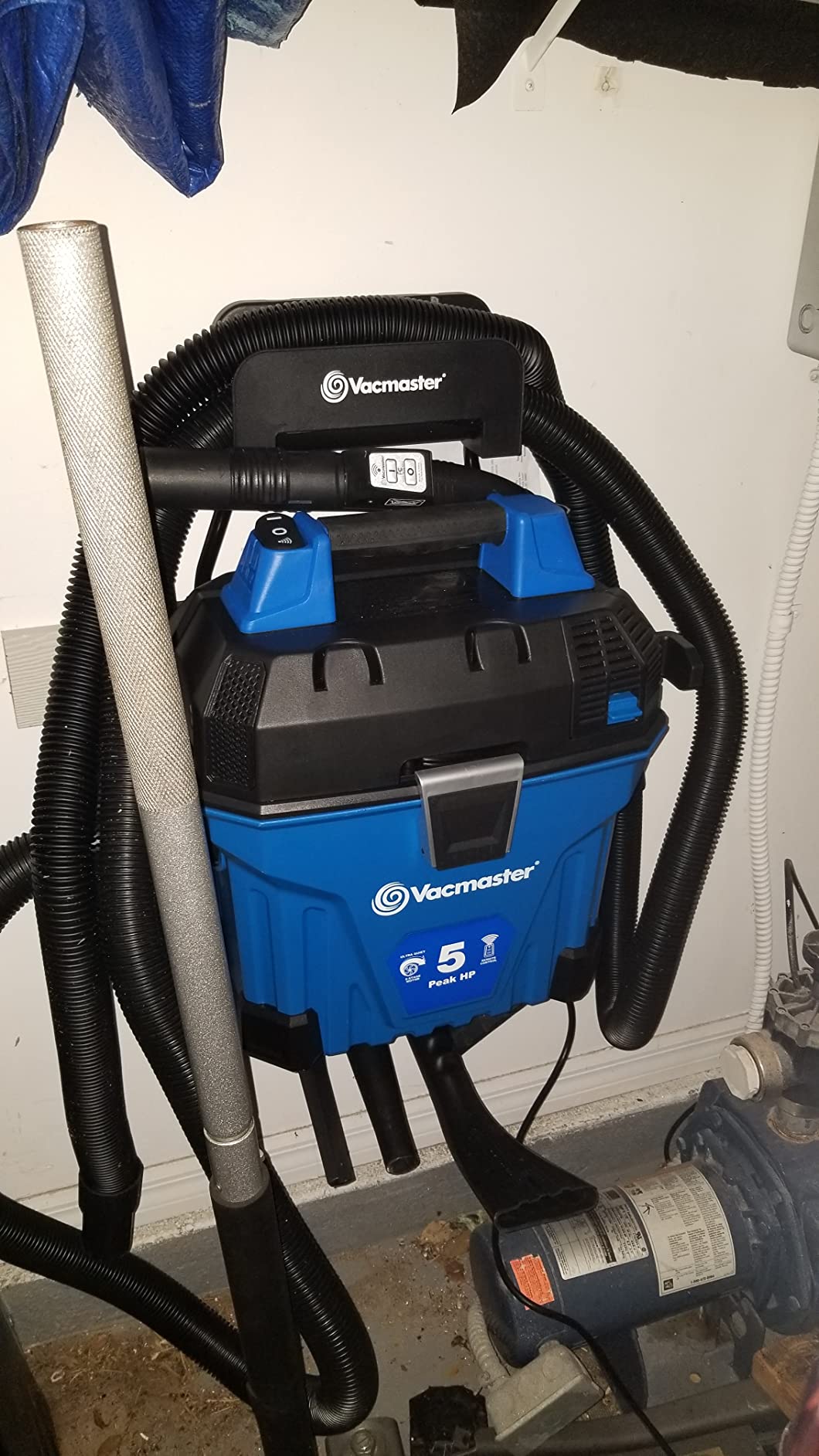 Vacmaster VWMB508 1101 5-Gal 5 PHP Remote Control Wall Mount Wet/Dry Vac customer photo 2