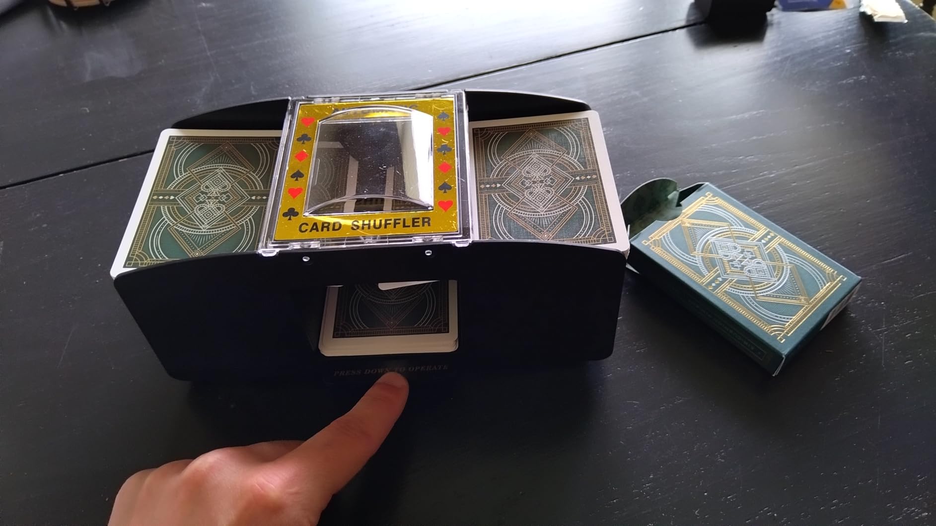 FEIERYA Automatic Card Shuffler 2/1/4/6 Deck, Battery-Operated Electric UNO Poker Shuffler, Playing Card Shuffler for Home Card Game, Travel customer photo 2