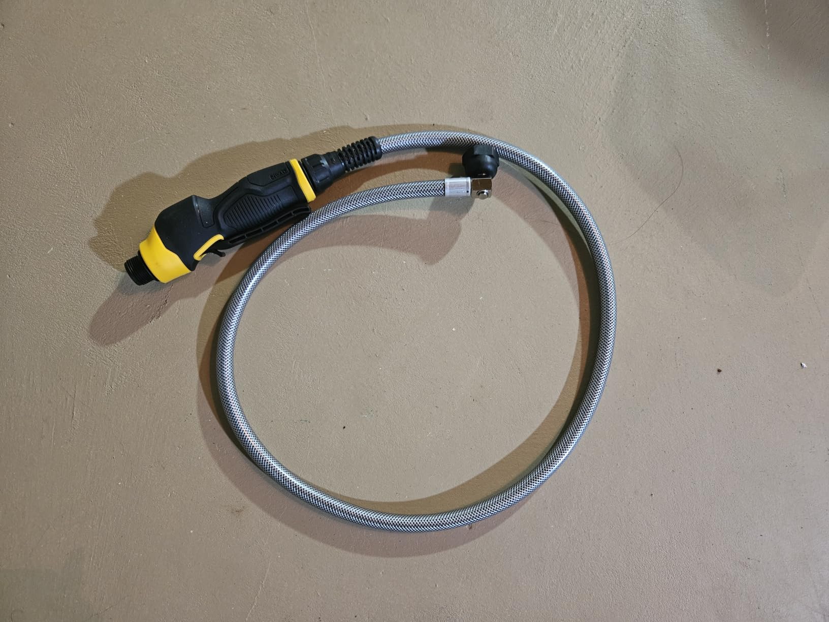 Dewalt 190681 20V MAX 4 gal. Lithium-ion Cordless Backpack Sprayer Kit (2 Ah) customer photo 1