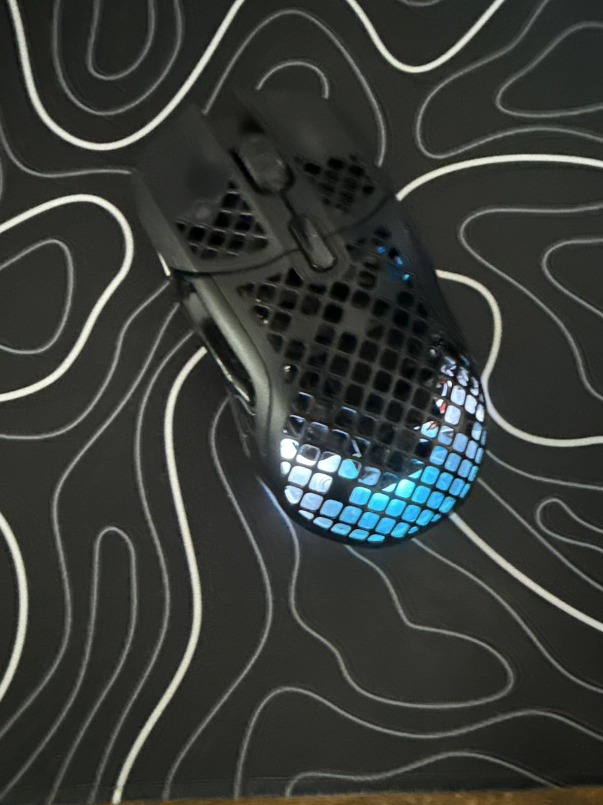 SteelSeries Aerox 5 Wireless - Holey RGB Gaming Mouse - Ultra-lightweight Water Resistant Design - 9 Buttons - Bluetooth/2.4 GHz - 18K DPI TrueMove Air Optical Sensor customer photo 1
