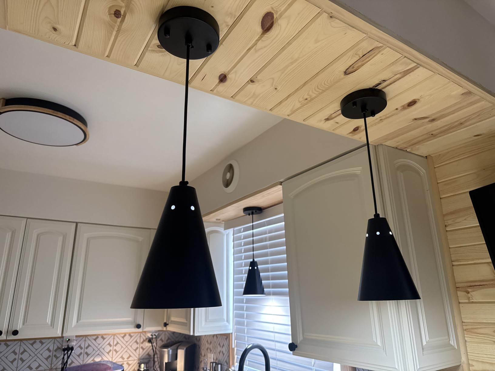 Dijiahua Black Pendant Lights 3 Pack for Kitchen Island, Small Modern Industrial Chandeliers with Cone Metal Shade, Mini Adjustable Cord Hanging Lighting Fixtures for Over Sink, Bar, Dining Room customer photo 1