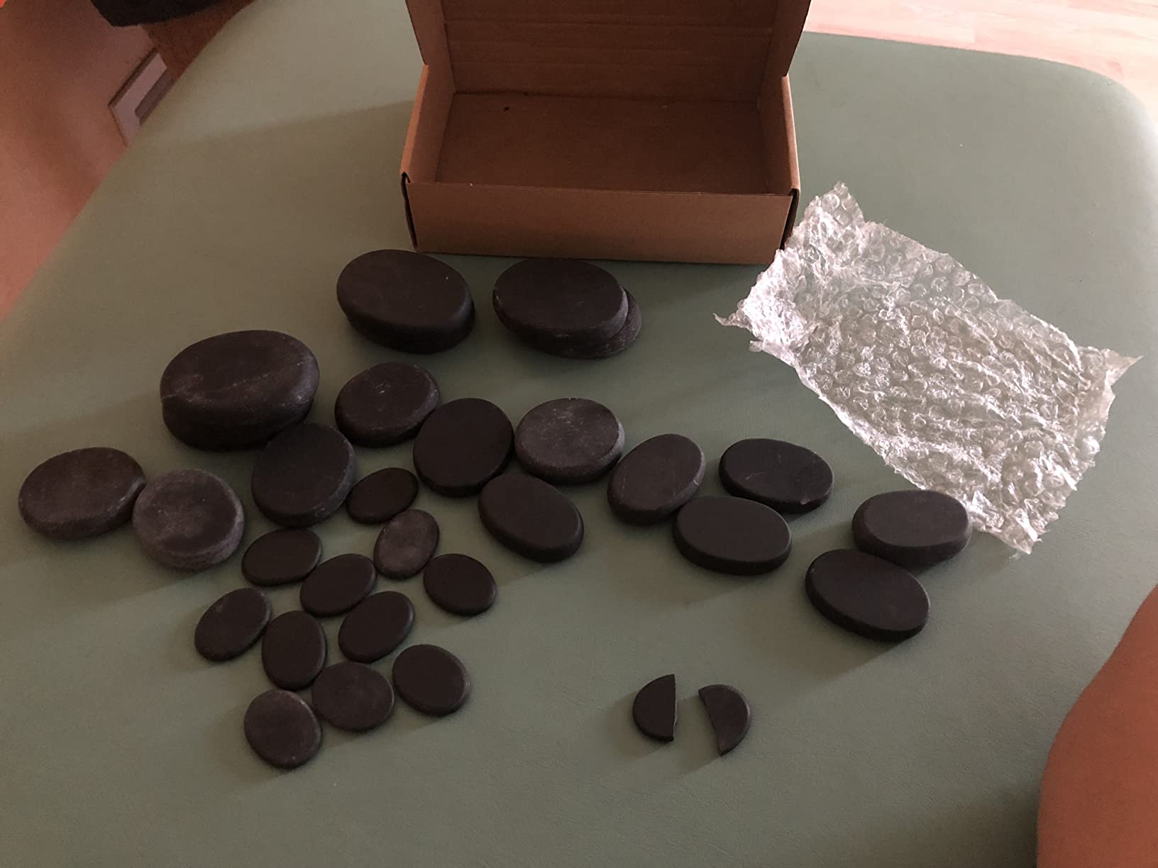 Patelai 30 Pcs Hot Stones for Massage, Basalt Hot Rocks Massage Rocks Kit Black Smooth Stones Set for Professional Home Spa Warming Relaxation and More, 4 Sizes customer photo 2
