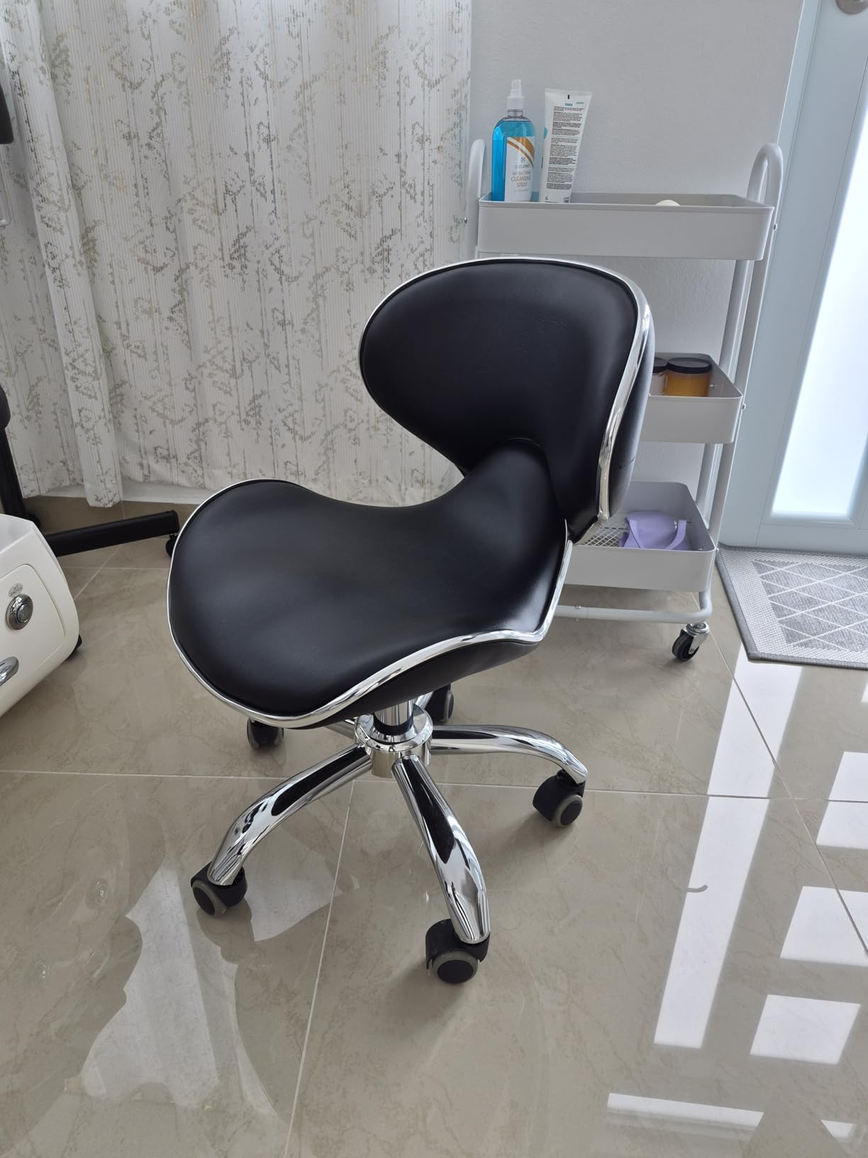 Minewill Pedicure Chair for Nail Tech, Heavy Duty Metal Base for 400 Lbs, 2 In Adjustable, Ergonomic Back Support, Rolling Swivel customer photo 1