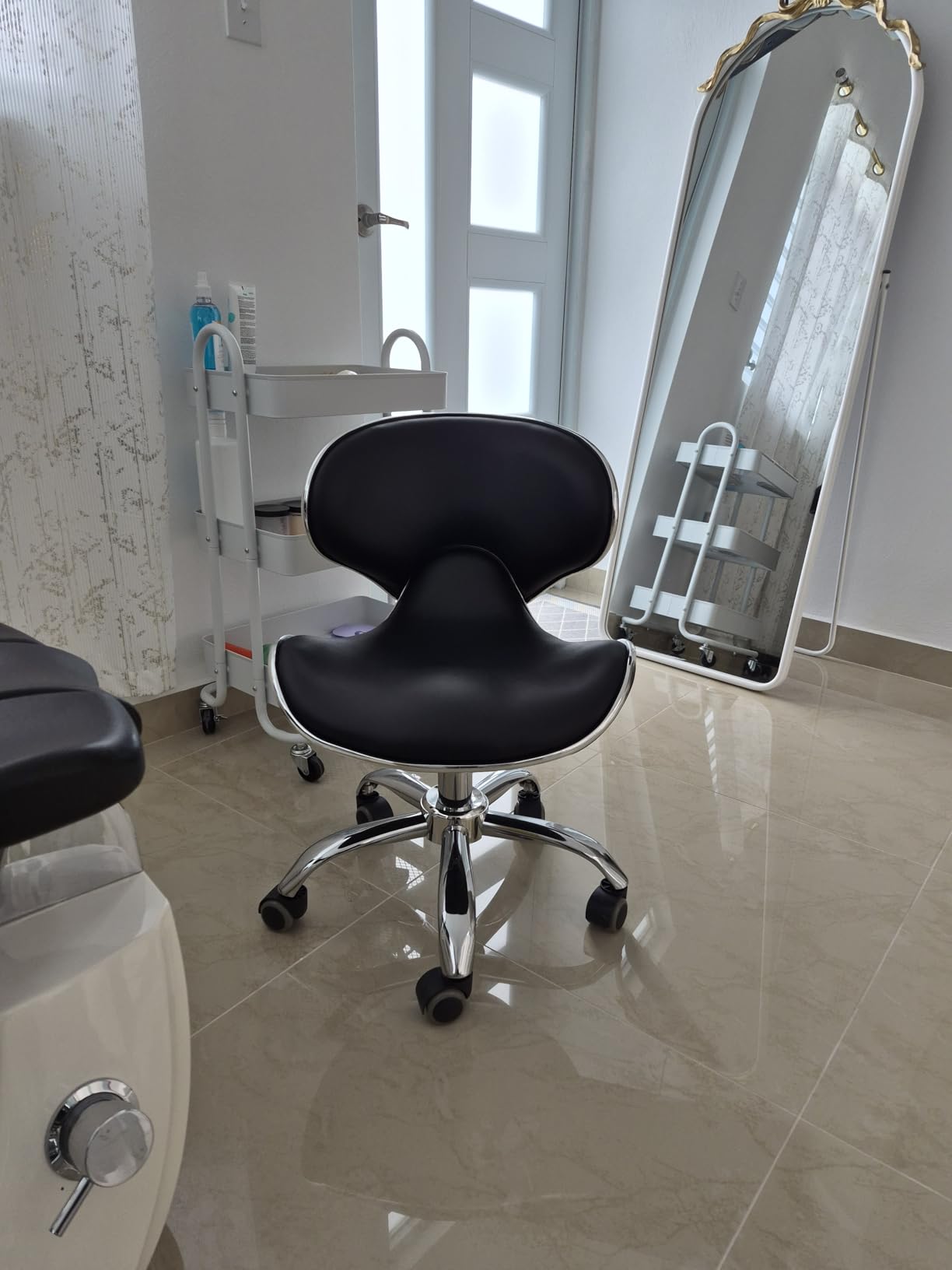 Minewill Pedicure Chair for Nail Tech, Heavy Duty Metal Base for 400 Lbs, 2 In Adjustable, Ergonomic Back Support, Rolling Swivel customer photo 2