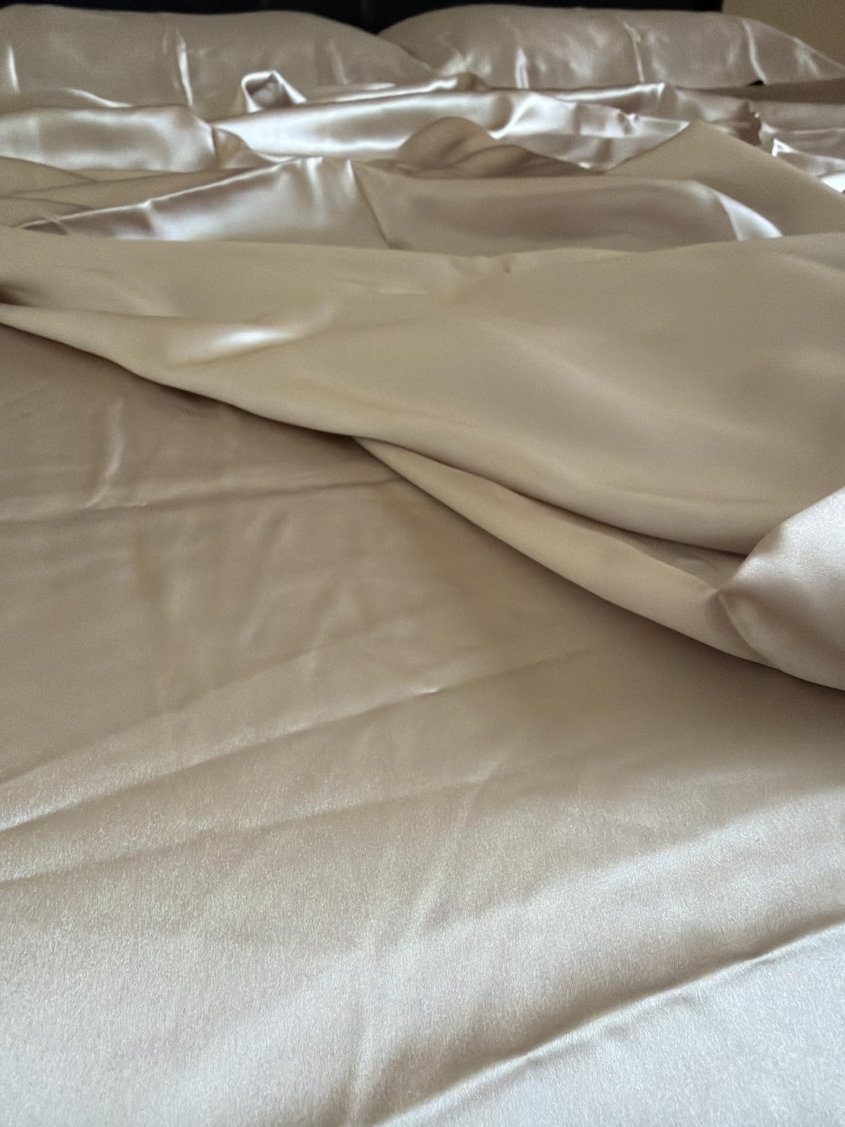 THXSILK Silk Sheet Set 4Pcs, 6A+ Top Grade 100% Natural Mulberry Silk Bed Sheets, Luxury Bedding Sets Ultra Soft Durable, 1 Fitted Sheet, 1 Flat Sheet and 2 Pillow Shams (King, Pearl White) customer photo 2