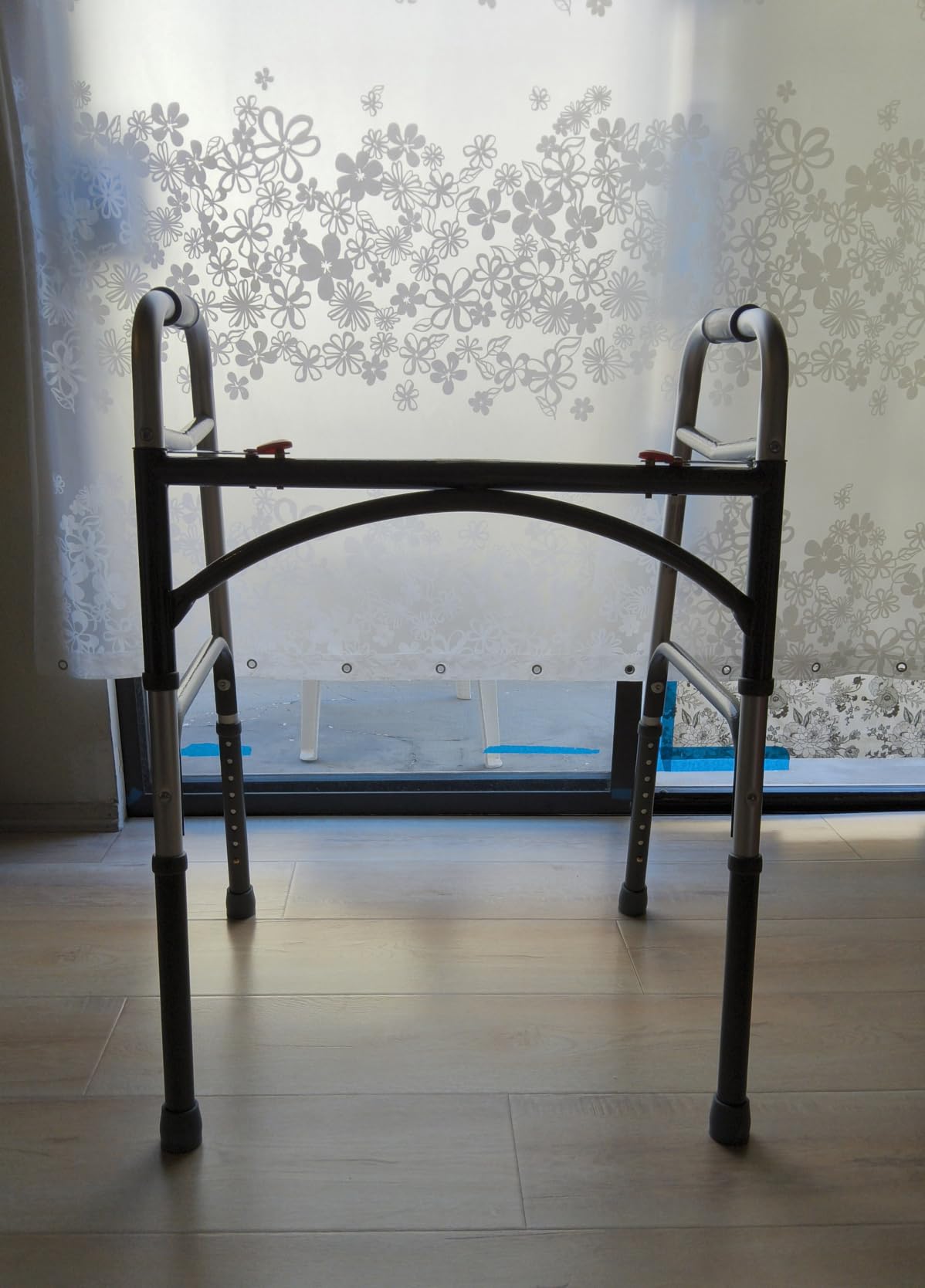 Dynarex Heavy Duty Bariatric Walker is a Foldable, Stand-Up Walker with Tool-Free Adjustable Height up to 39