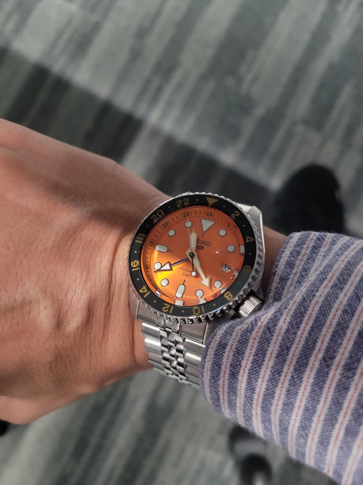 Seiko SSK005 Automatic Watch for Men - 5 Sports - Orange Dial with Date Calendar and Luminous Hands & Markers and Gray GMT Bezel, 100m Water-Resistant customer photo 2