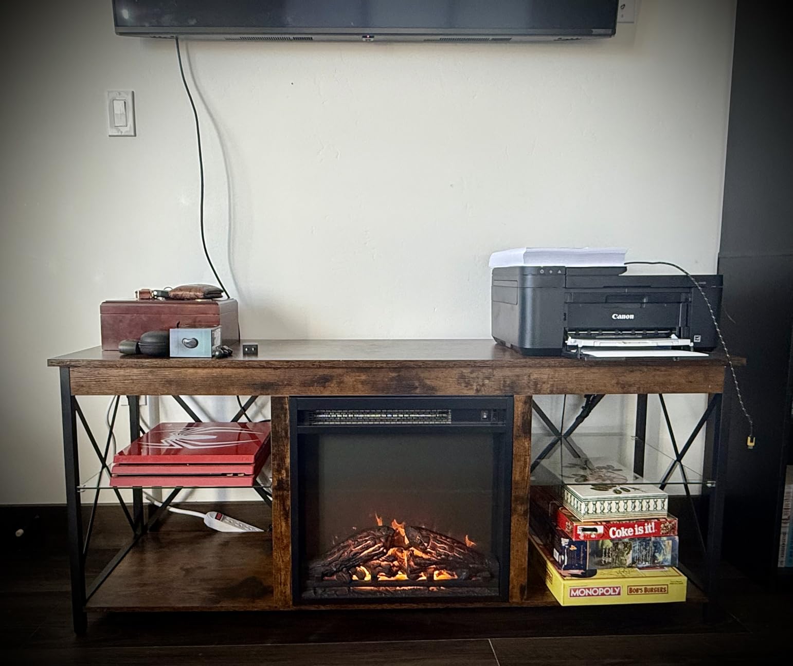 HOOBRO Fireplace TV Stand with Charging Station and LED Lights, TV Stand with Fireplace for TVs up to 65