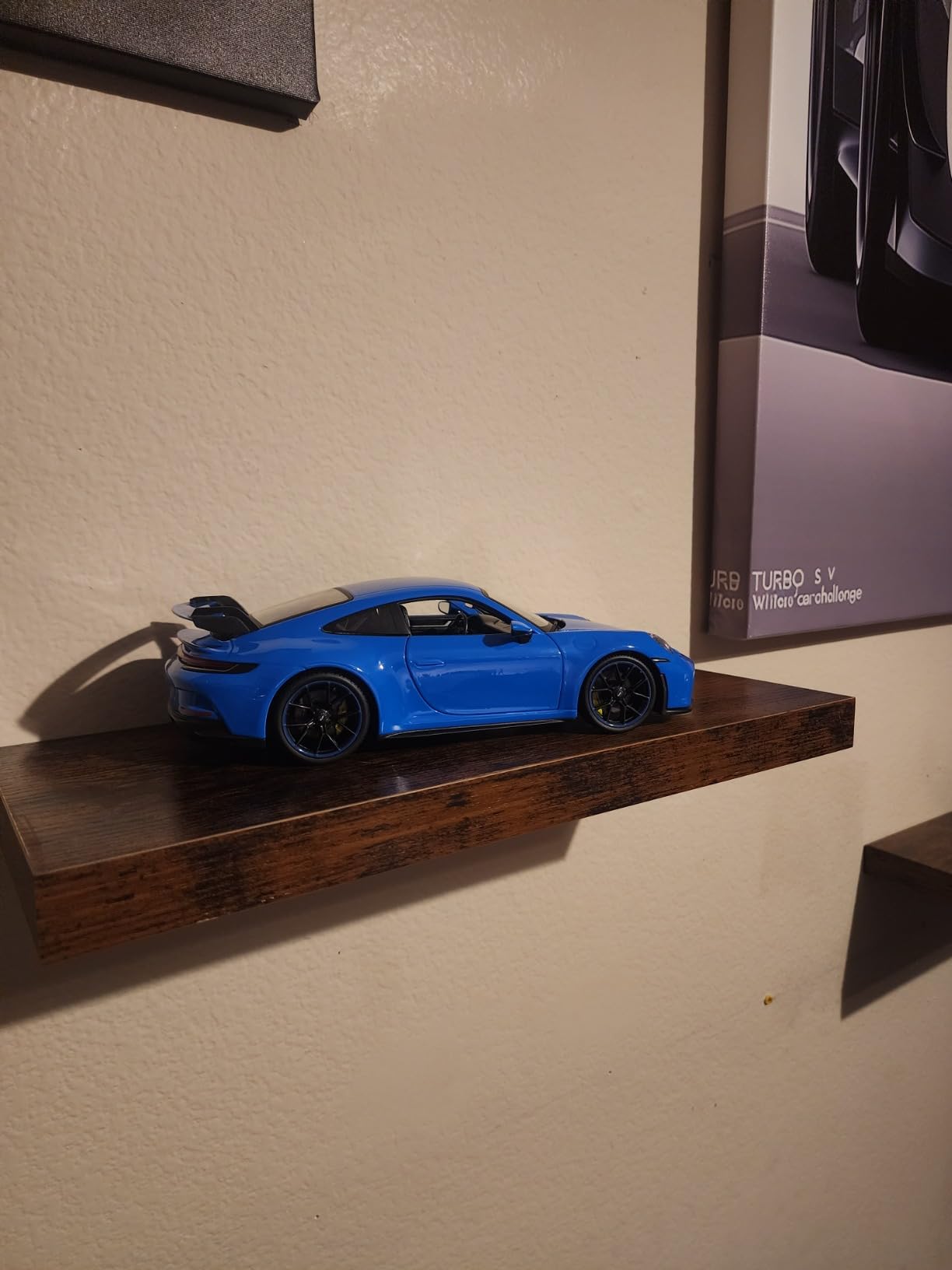 Maisto - 1/18 Scale Model Compatible with Porsche 911 GT3 2022 Die-Cast Scale Model Sports Car Miniature (Blue) customer photo 1