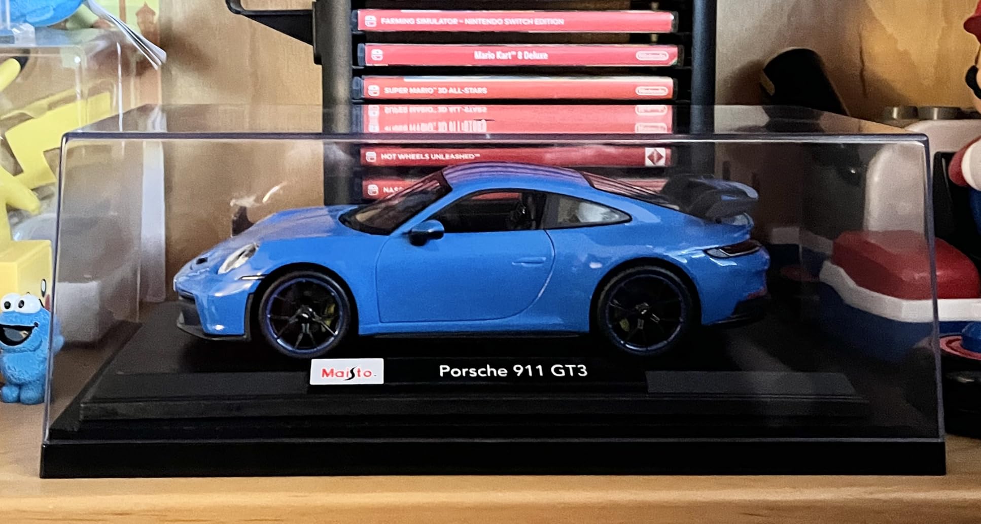 Maisto - 1/18 Scale Model Compatible with Porsche 911 GT3 2022 Die-Cast Scale Model Sports Car Miniature (Blue) customer photo 2