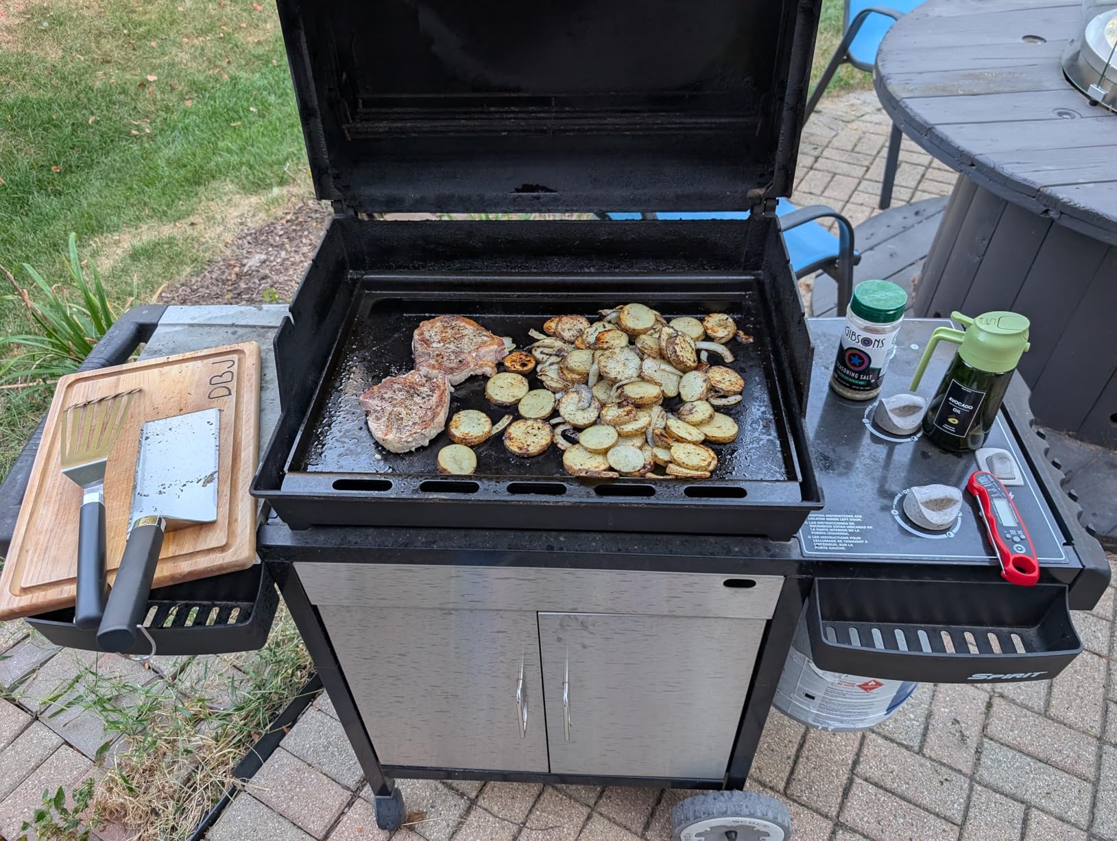 Weber Rust-Resistant Griddle Insert | Fits Searwood & Select Large Spirit Grills, Pre-Seasoned Carbon-Steel Griddle Insert for Outdoor Flat-Top Cooking customer photo 2