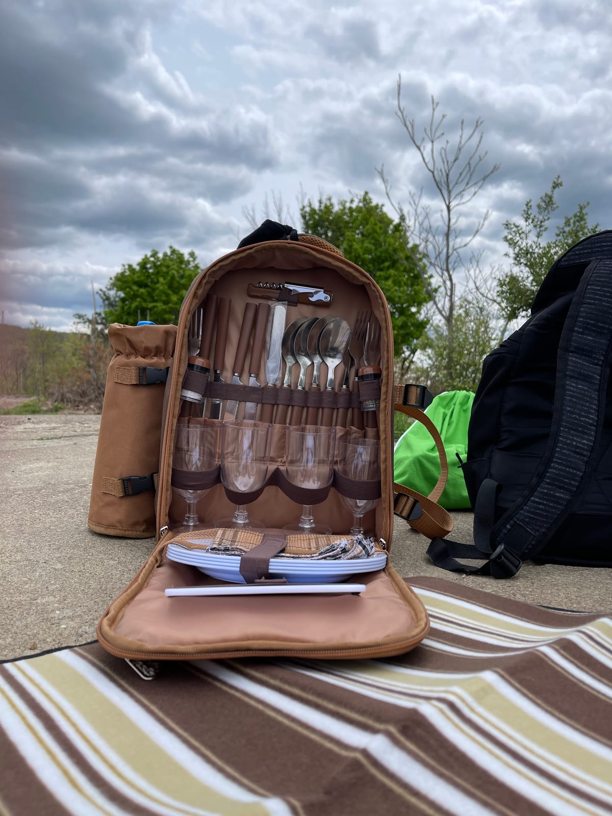 Hap Tim Picnic Backpack for 2 Person with Insulated Cooler Compartment, Wine Holder, Fleece Blanket, Cutlery Set, Engagement Gifts for Couples, Dark Grey (3065-DG) customer photo 2