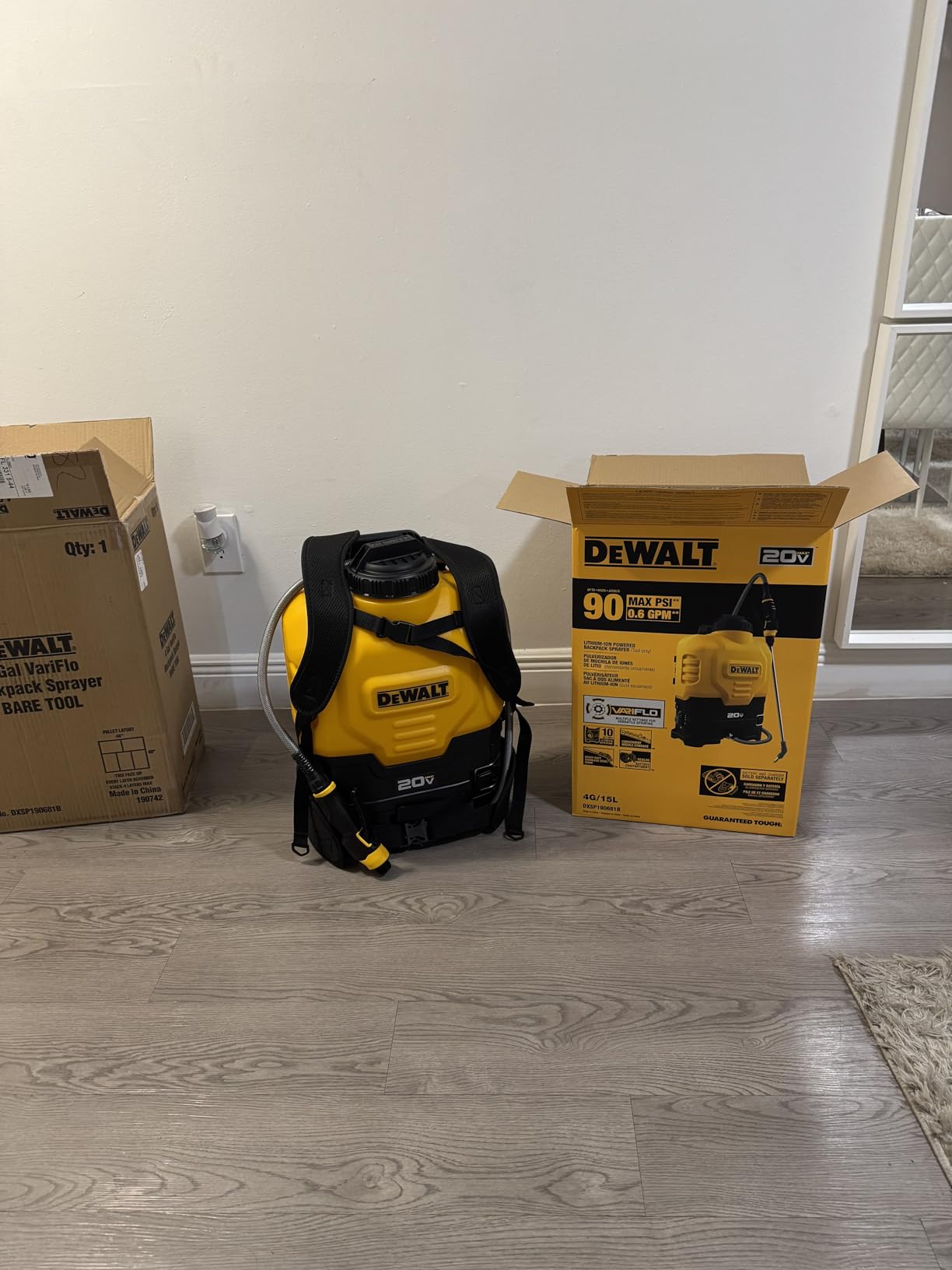 DEWALT 20V* Lithium-ion Battery Powered Backpack (Tool Only), 4 Gallons customer photo 2