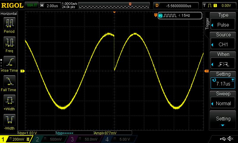 UNI-T UTG932E Function Generator Arbitrary Waveform Signal Generator, 30MHz, Dual-Channel, 200MSa/s, 14 Bits, Frequency Meter customer photo 1