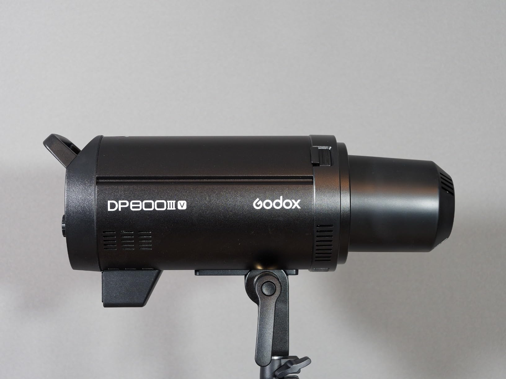 Godox DP800III-V Upgraded Studio Flash Light 800Ws Power GN126 5600±200K Strobe Lighting Built-in 2.4G Wireless X System Bowens Mount Photography Flashes for Wedding Fashion Advertising Photography customer photo 2