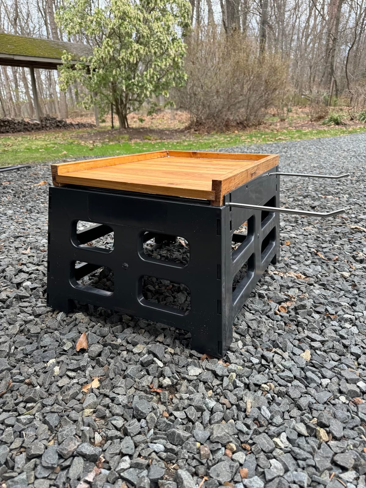 Durable Plastic and Metal 10-Frame Beehive Stand: Elevate & Protect Your Hive customer photo 2