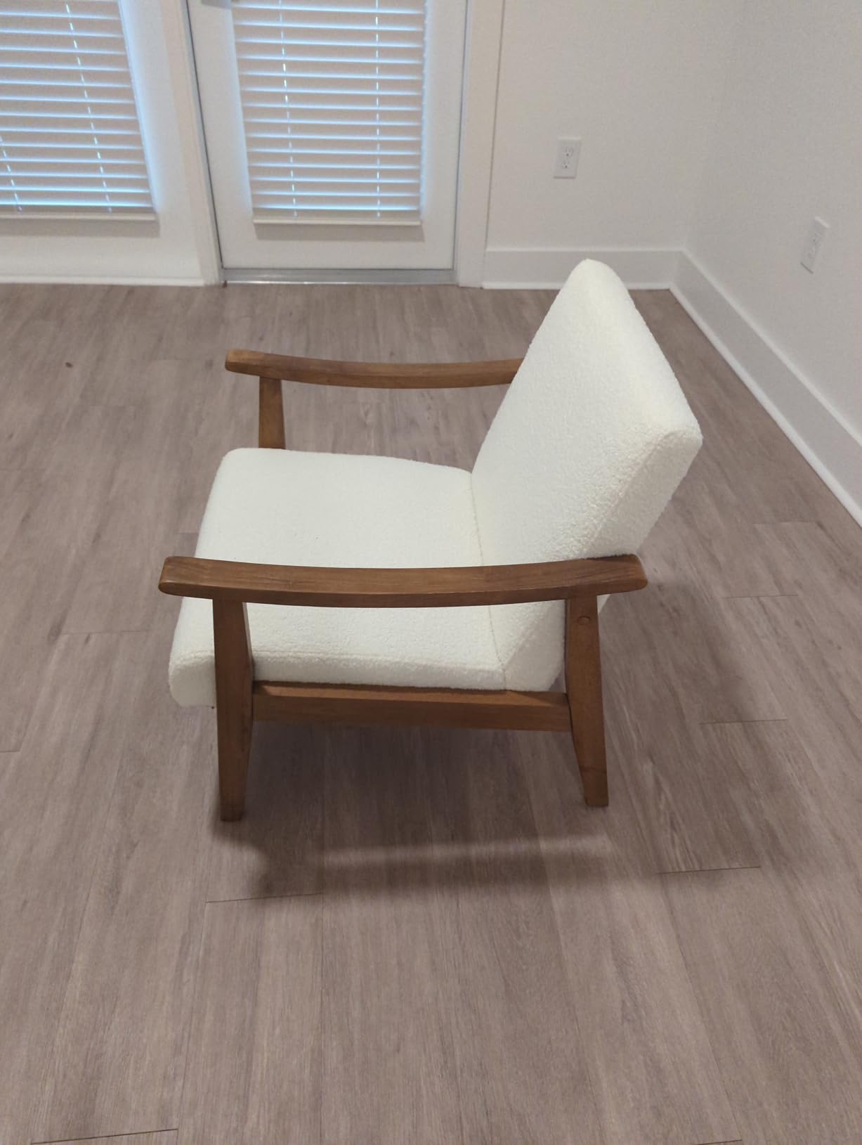 Yaheetech Accent Chair, Mid-Century Boucle Fabric Armchair Ivory - Boucle Fabric Chair with Solid Wood Legs customer photo 2