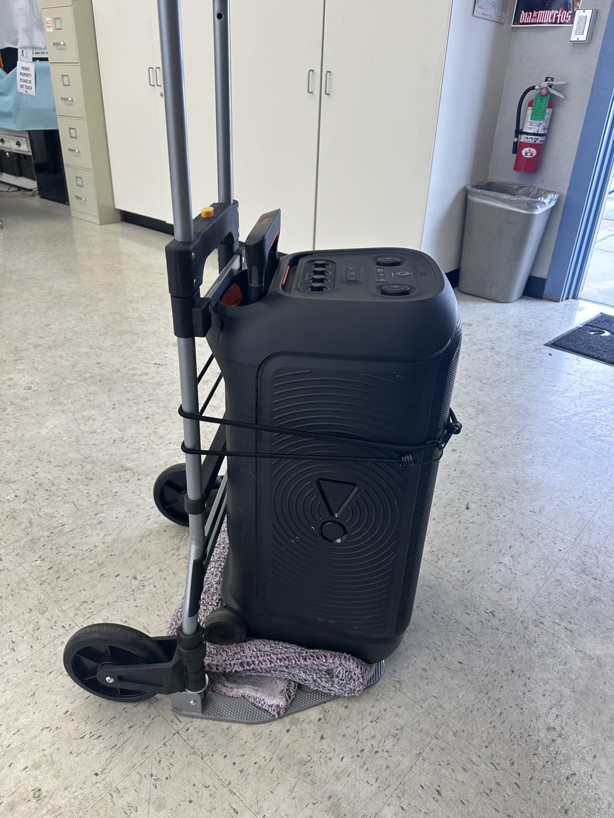 330 LB Capacity Folding Hand Truck Dolly Cart, Portable Aluminum Dolly Cart with Telescoping Handle and Rubber Wheels for Moving, Shopping, Travel, Office Use customer photo 2