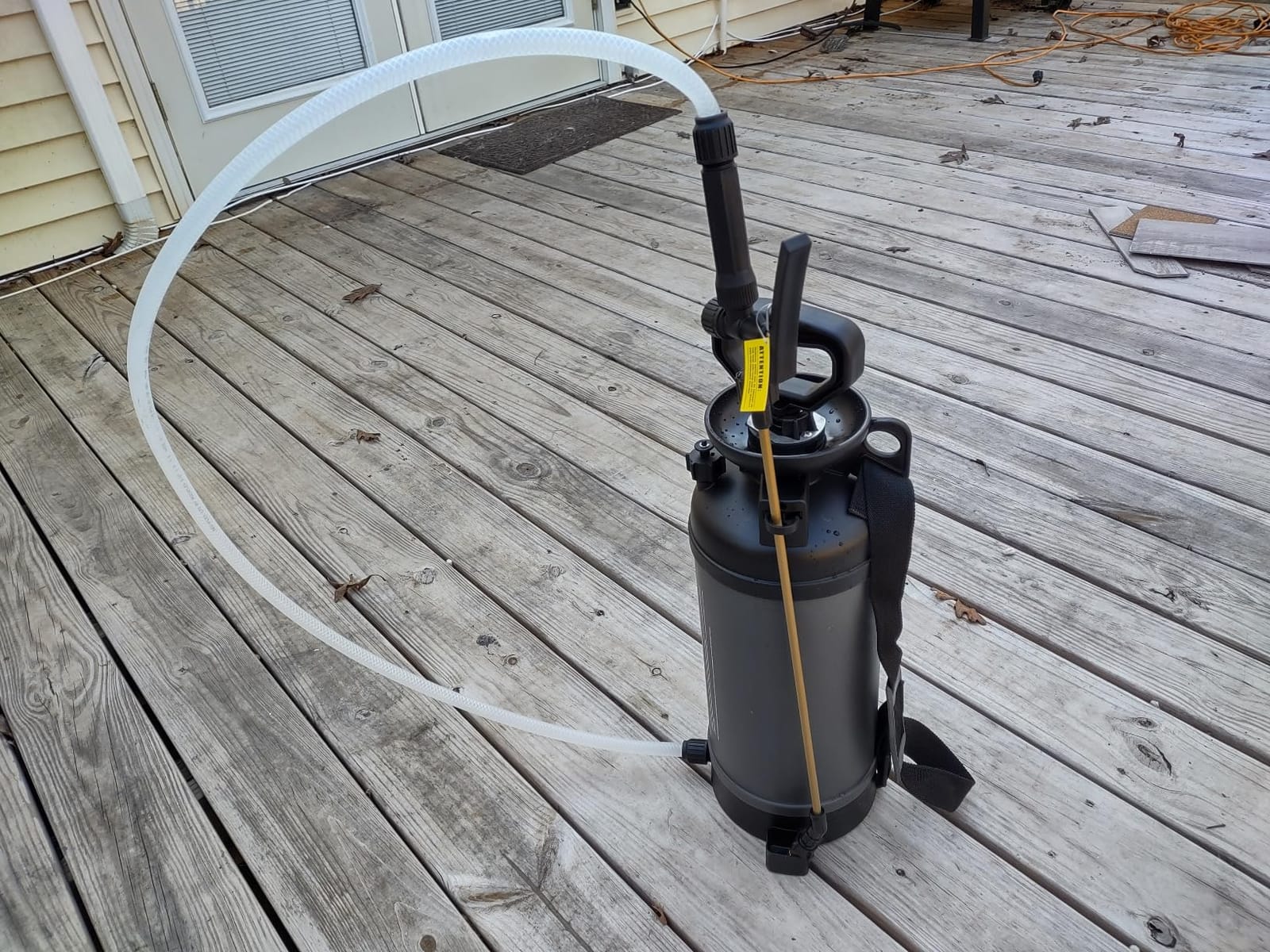 Concrete Sprayer 2 Gallon Chemical Resistant Compression Pump Sprayer for Form Oil, Water-Based Sealers, Adjustable Pressure, Industrial Grade customer photo 1