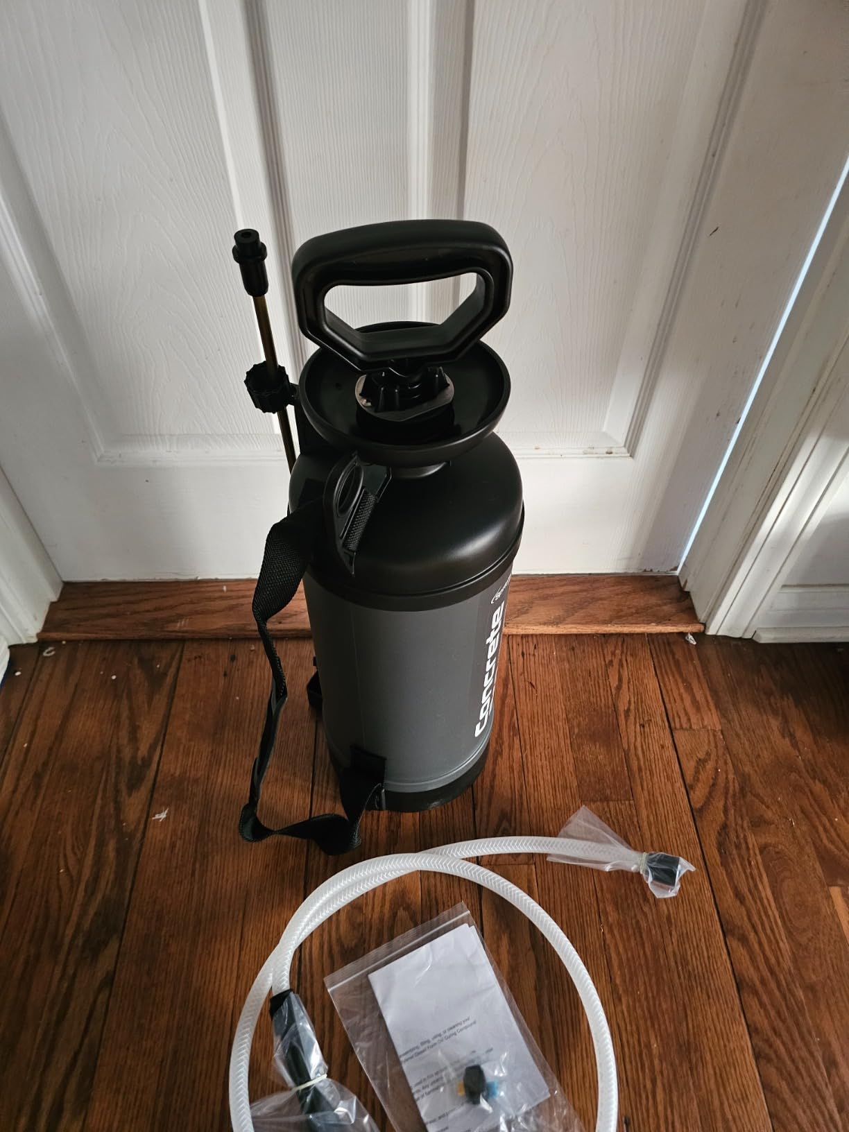 Concrete Sprayer 2 Gallon Chemical Resistant Compression Pump Sprayer for Form Oil, Water-Based Sealers, Adjustable Pressure, Industrial Grade customer photo 2
