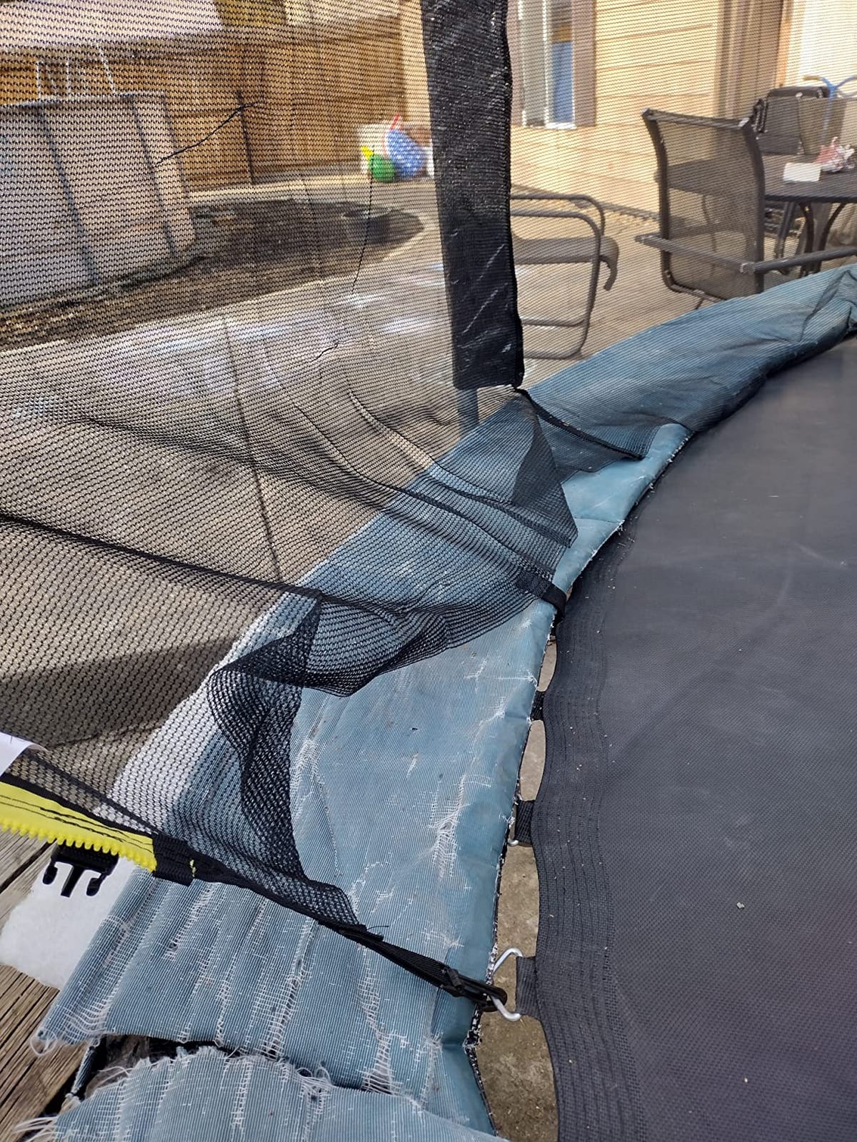 Giantex Trampoline Safety Net, Replacement Enclosure Net | Fit for 8/10/12/14/15/16Ft, Weather-Resistant Trampoline Net w/Double-Headed Zipper, Protection Buckles & Hook, Net Only customer photo 2