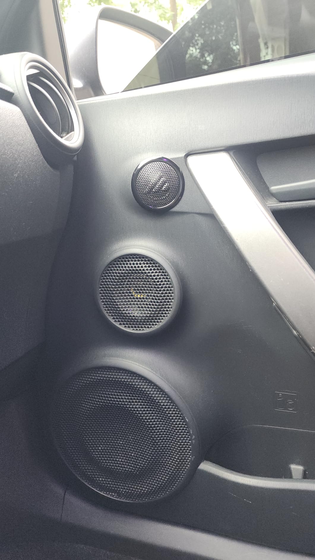 PRV AUDIO Soft Dome Tweeters 240 Watts 4 Ohm TW150SD-4 with Built-in Crossover, 32 mm Silk Dome, Neodymium Magnet for Car Audio and Motorcycle Systems Easy Flush Mount (Pair) customer photo 2