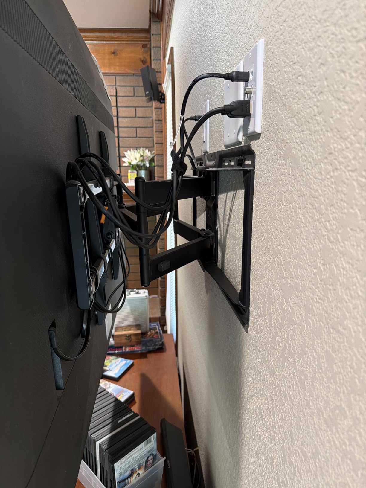 Perlegear Full Motion TV Wall Mount for 45-95 inch TVs up to 150 lbs | UL Listed TV Mount with Pre-Assembled Design, Tool-Free Tilt, Swivel, Extension, VESA 600 x 400mm, 16