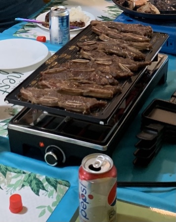 Raclette Table Grill, CUSIMAX Electric Grill, Indoor Grill Korean BBQ Grill With 2 in 1 Reversible Non-stick Plate, Crepe Maker with Adjustable temperature control, 8 Raclette Pans & Wooden Spatulas customer photo 2