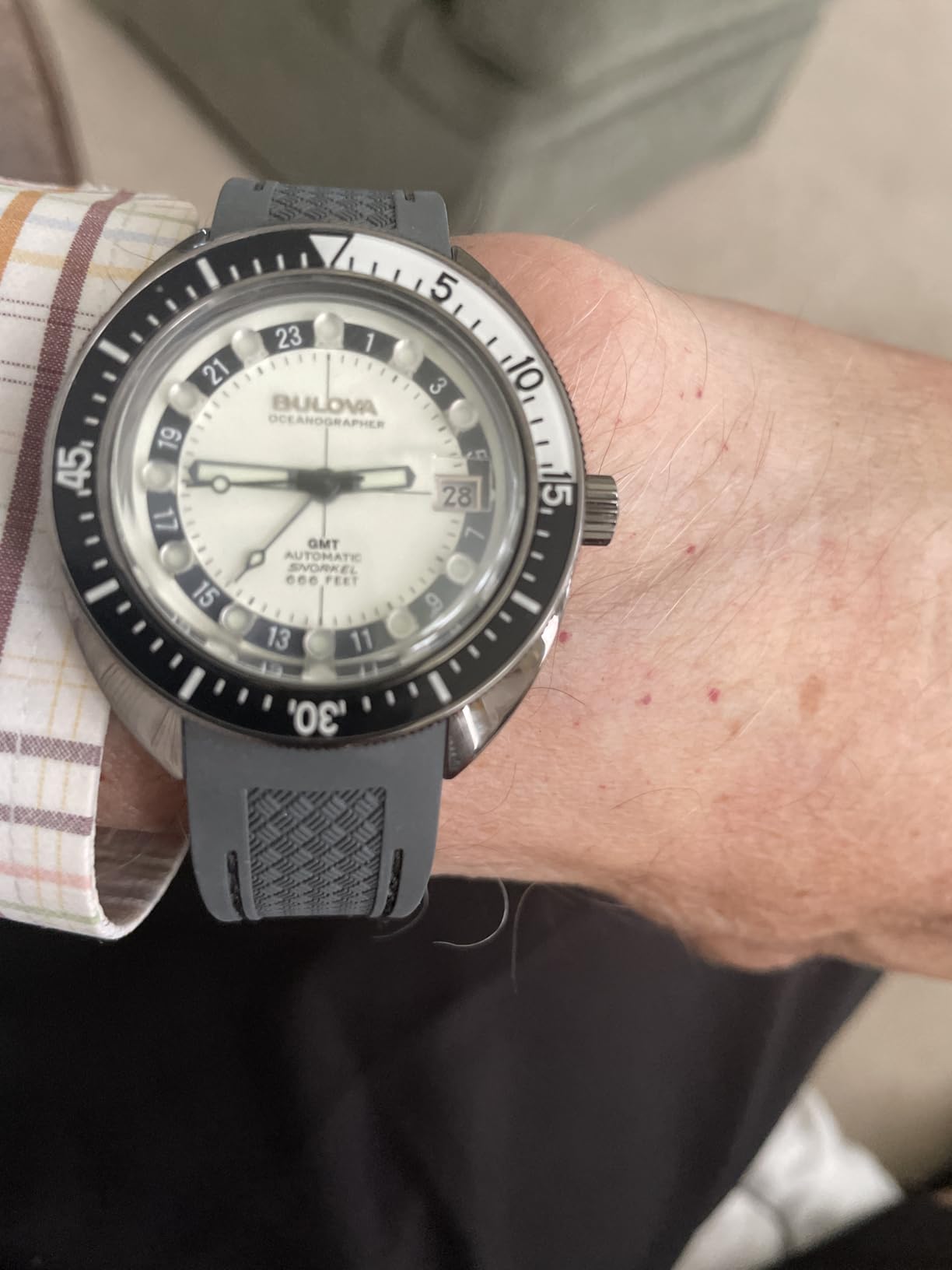 Bulova Men's Oceanographer Snorkel GMT Automatic Grey Ion Plated Stainless Steel Case Watch, Black and White Unidirectional Rotating Bezel, Gray Silicone Strap, White Dial customer photo 1